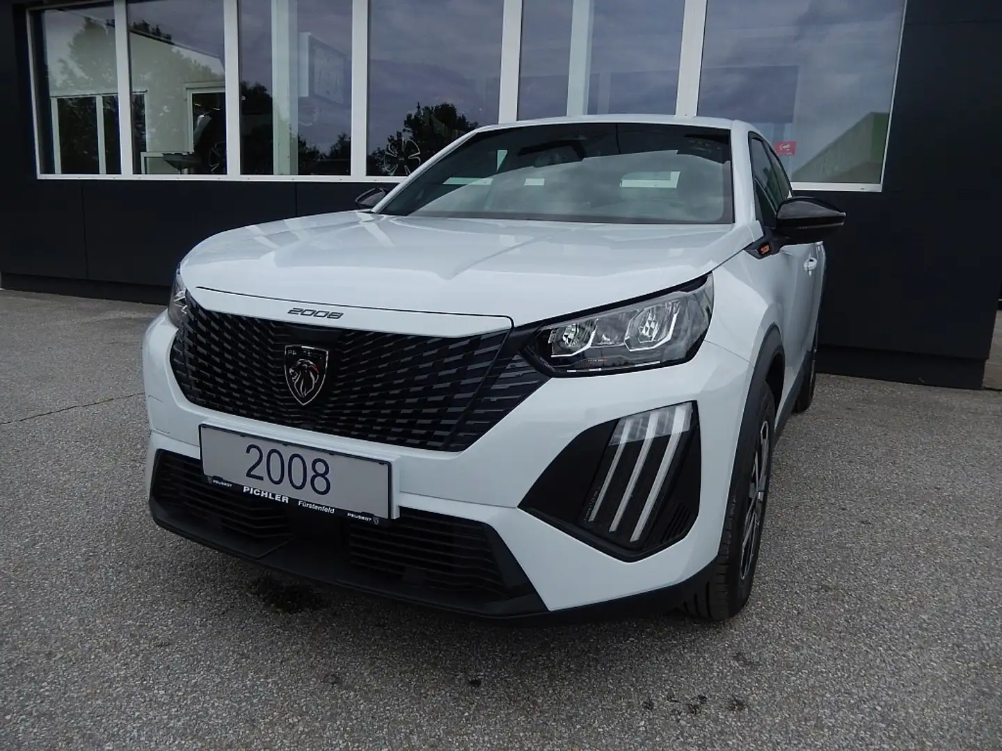 Peugeot 2008 PureTech 100 S&S Style 6-Gang-Manuell Weiß - 1