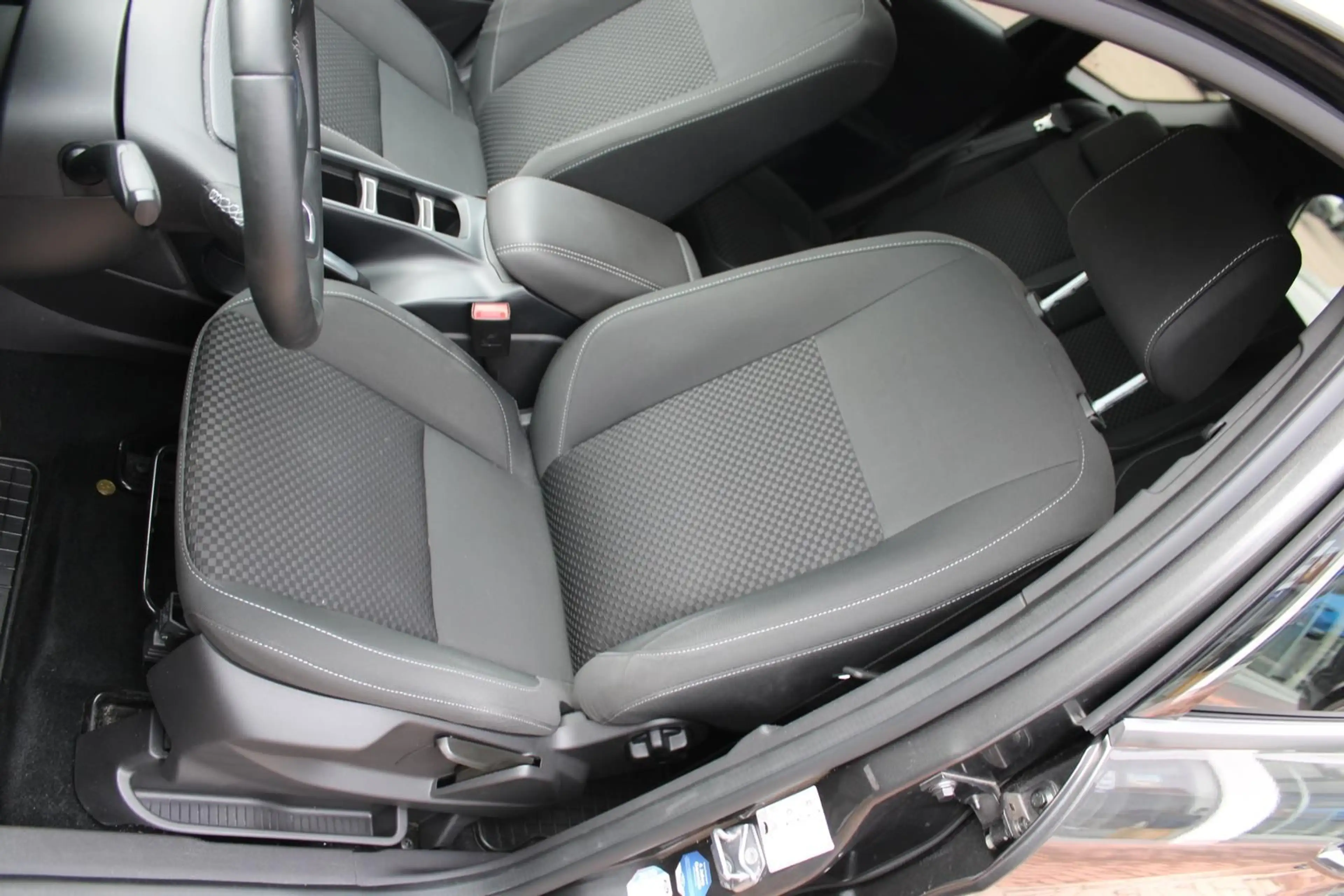 Ford C-Max Sport 1.5 EcoBoost Winterpaket Automatik — photo 9