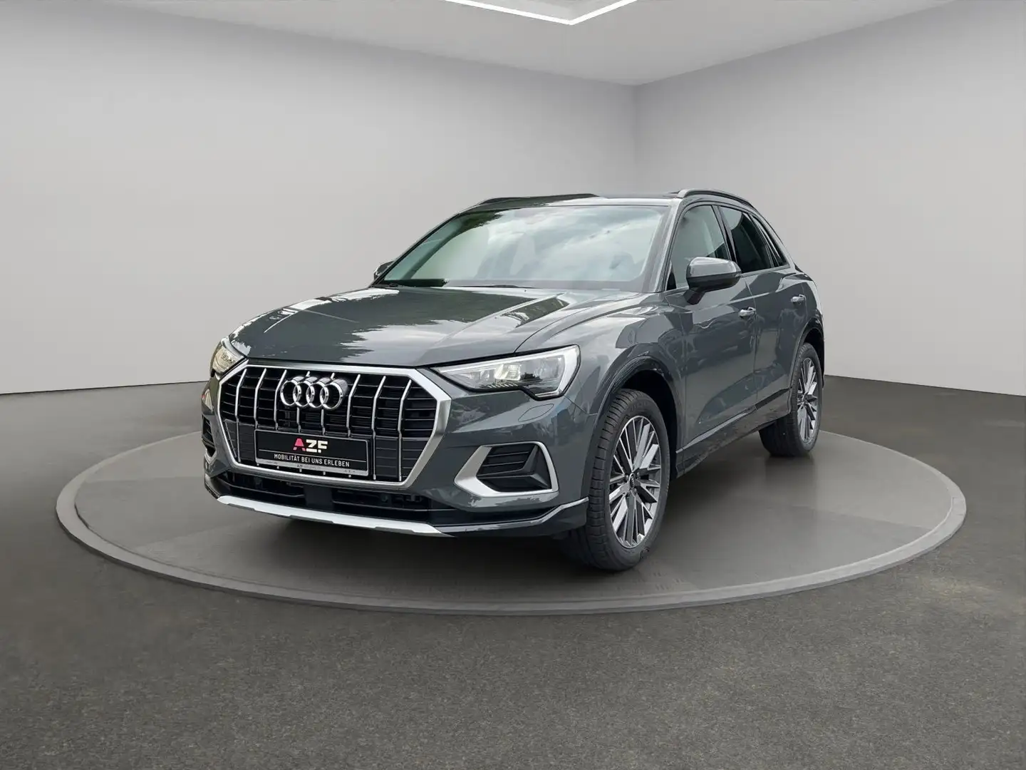 Audi Q3 advanced 35 TFSI S tronic ACC+AHK+RFK+MATRIX Grijs - 2