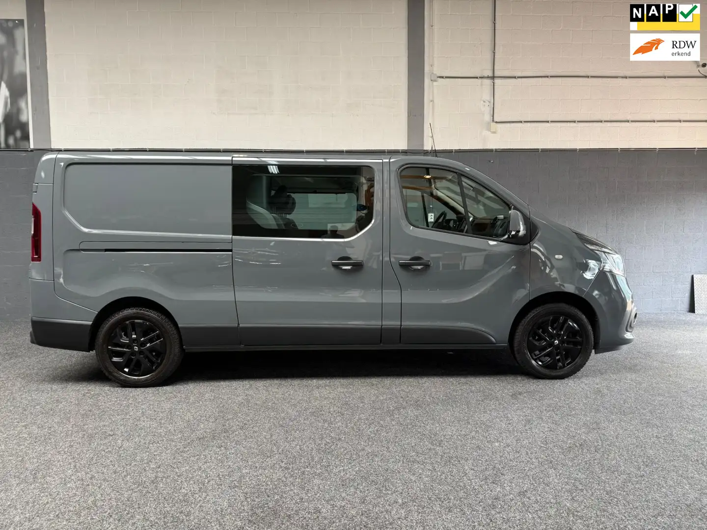 Renault Trafic 2.0 dCi 170 PK T29 L2H1 DC Luxe Gris - 1