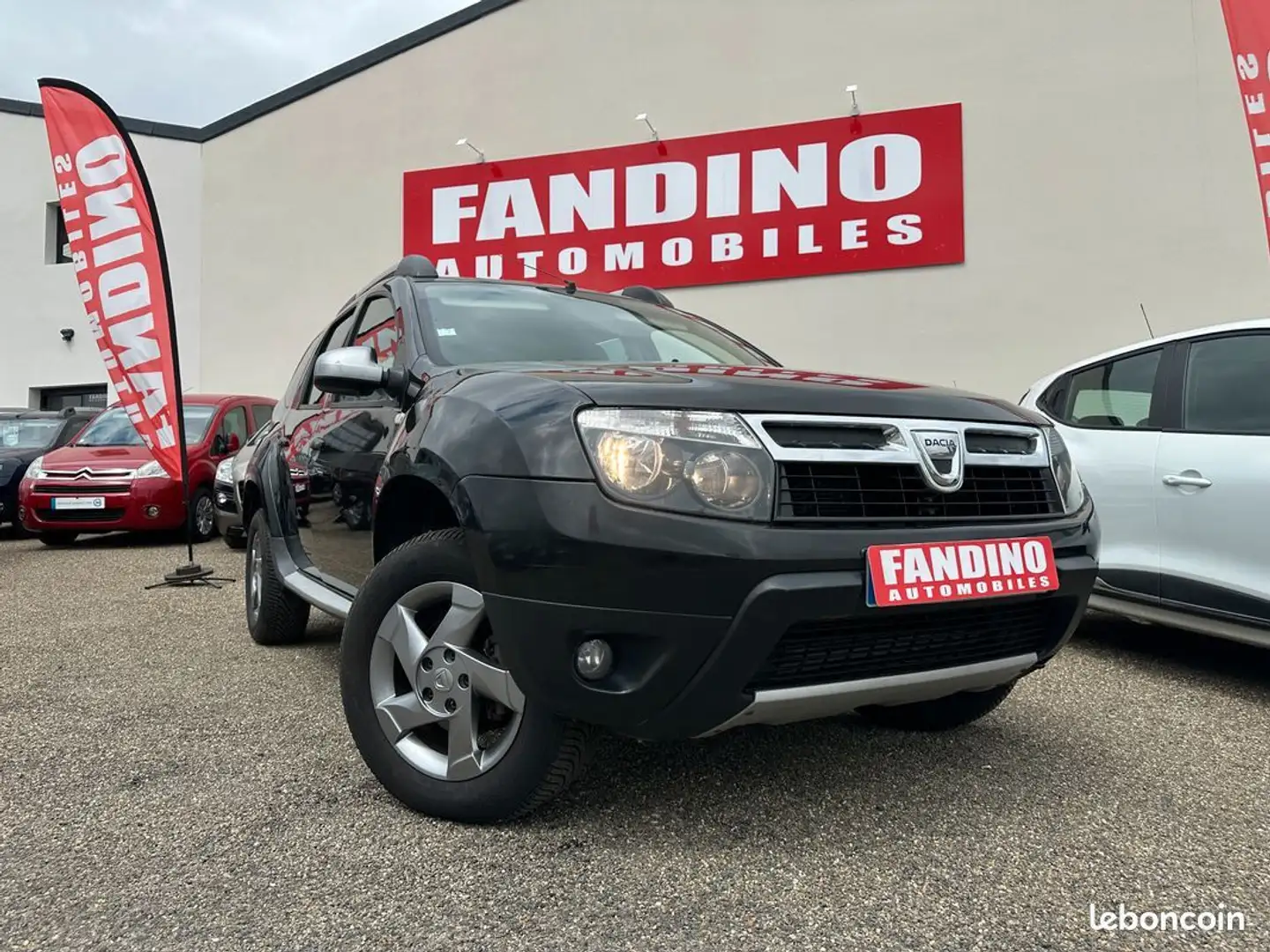Dacia Duster 1.5 dci 110ch Lauréate 4x2 Noir - 1