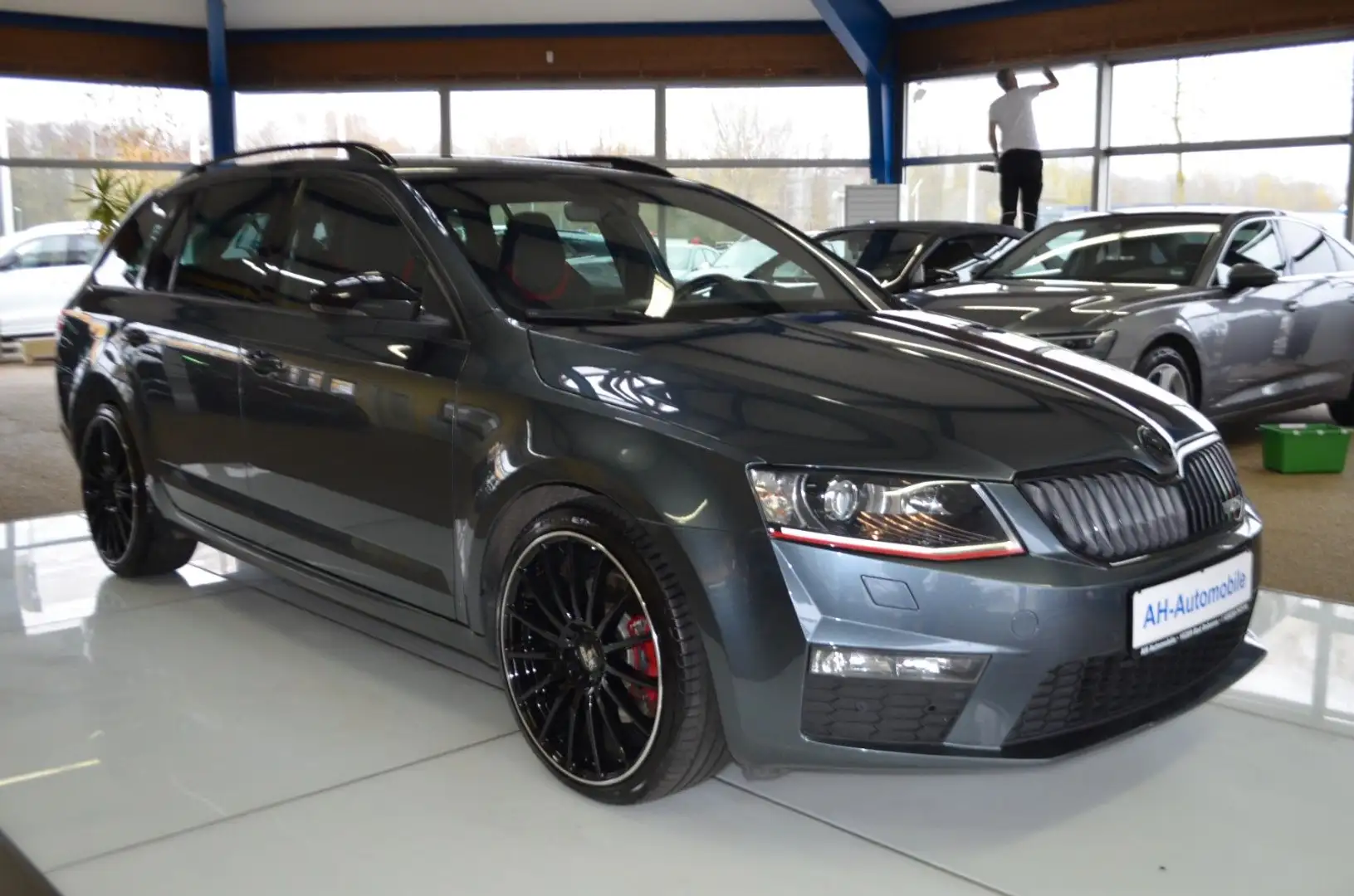 Skoda Octavia Combi RS 4x4 AUTOMATIK / XENON / NAVI Grau - 2