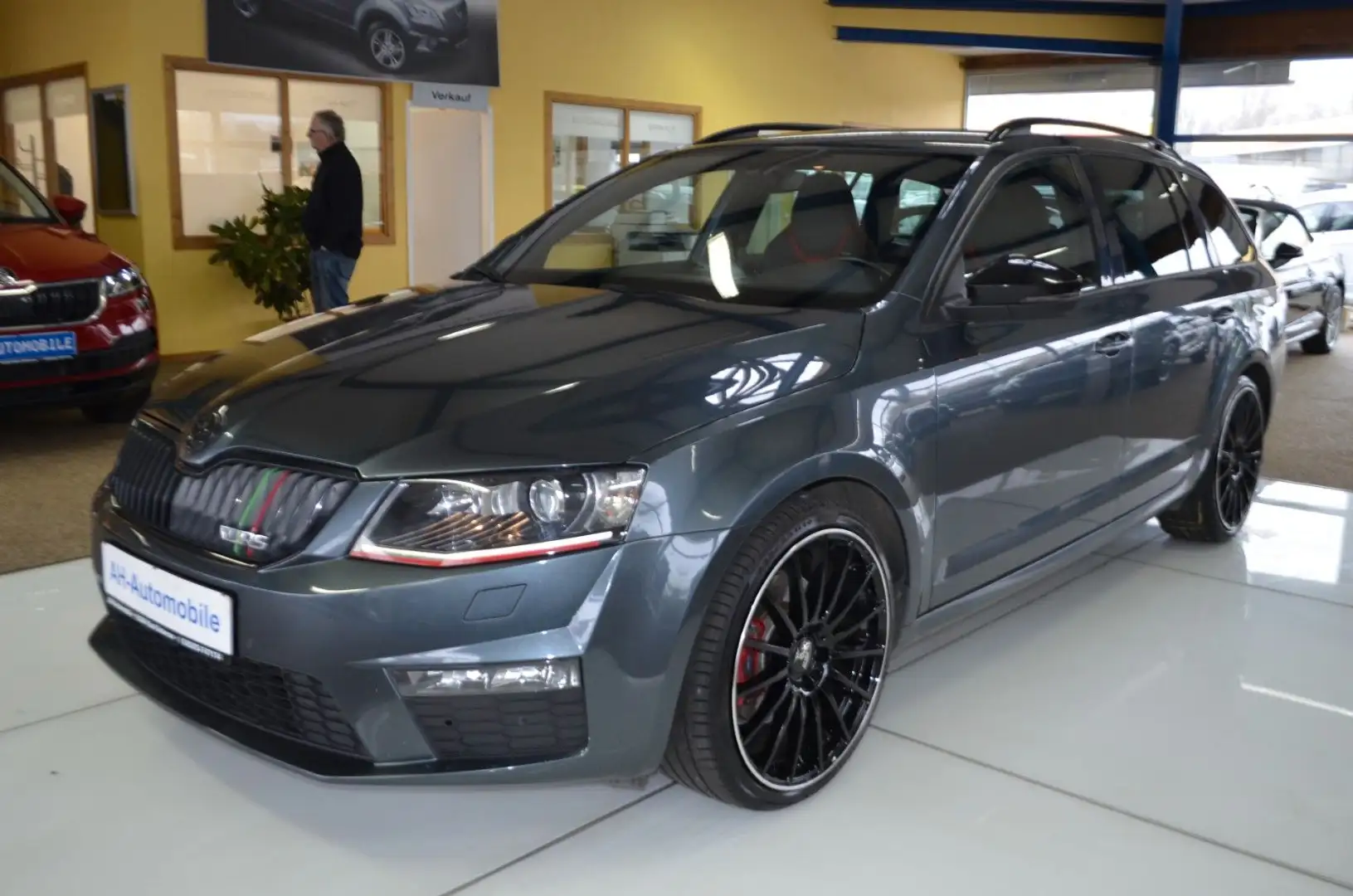 Skoda Octavia Combi RS 4x4 AUTOMATIK / XENON / NAVI Grau - 1