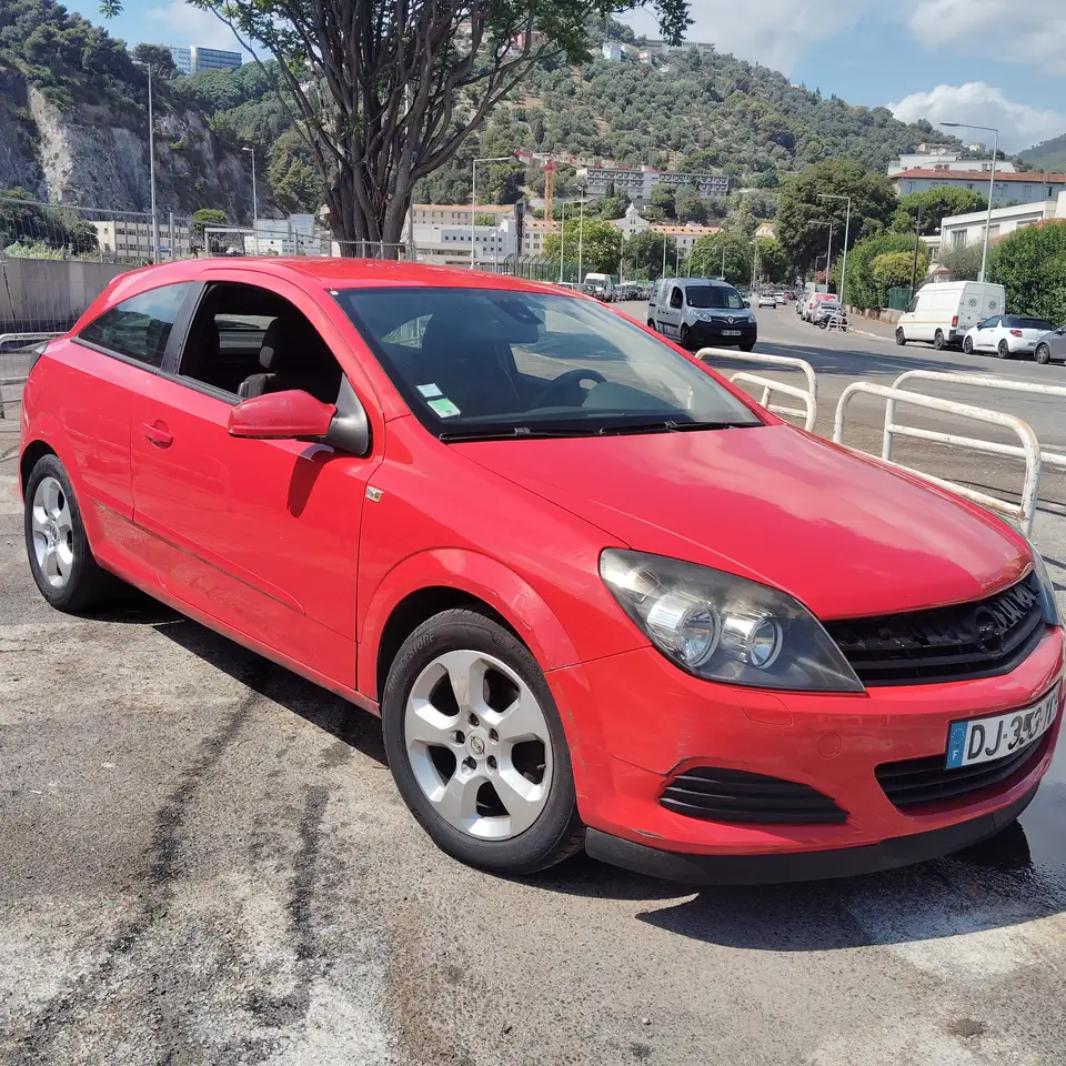 Opel Astra GTC 1.7 CDTI - 100 Enjoy