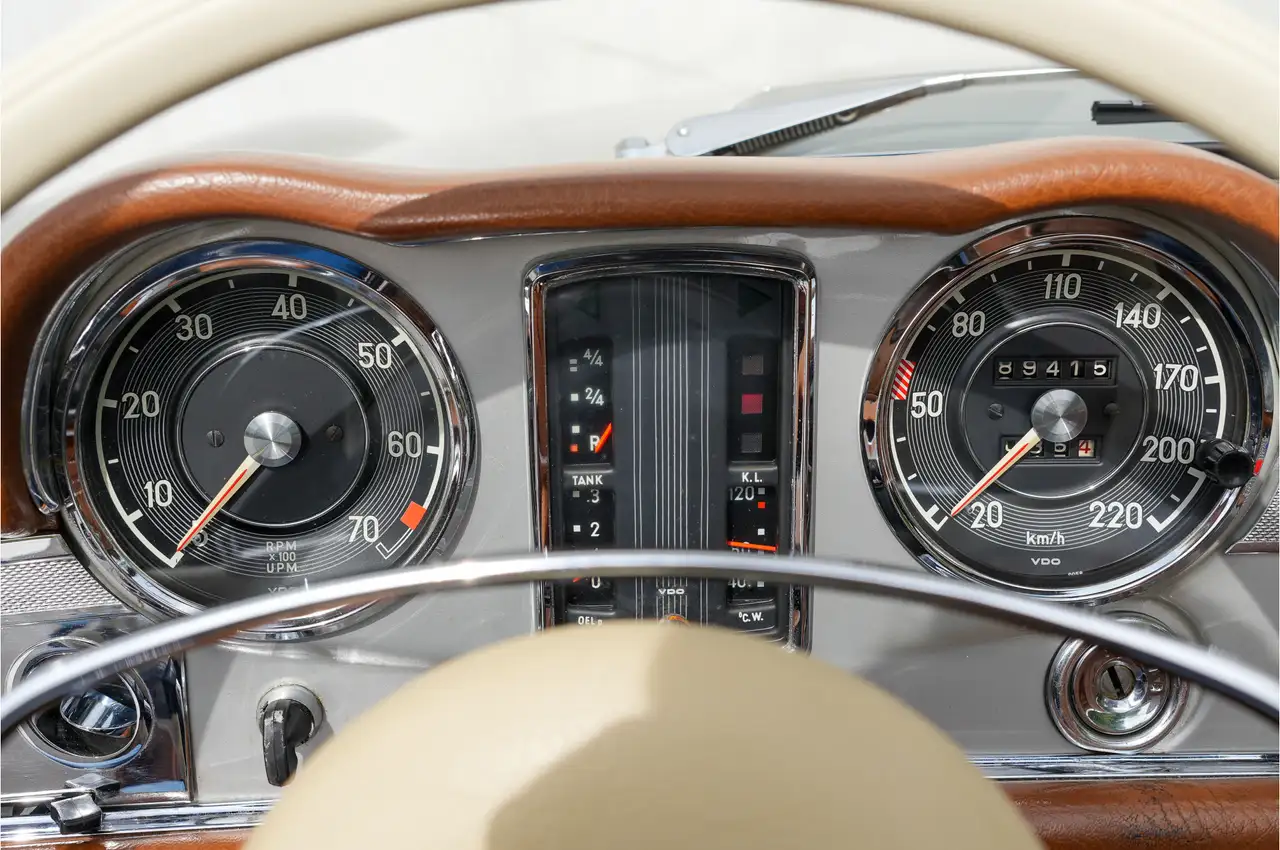 Mercedes-Benz SL 280 Pagode M1160, foto 6