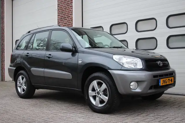 Toyota RAV 4 1.8-16V VVT-i Luna * Two-tone / Airco / 2WD *