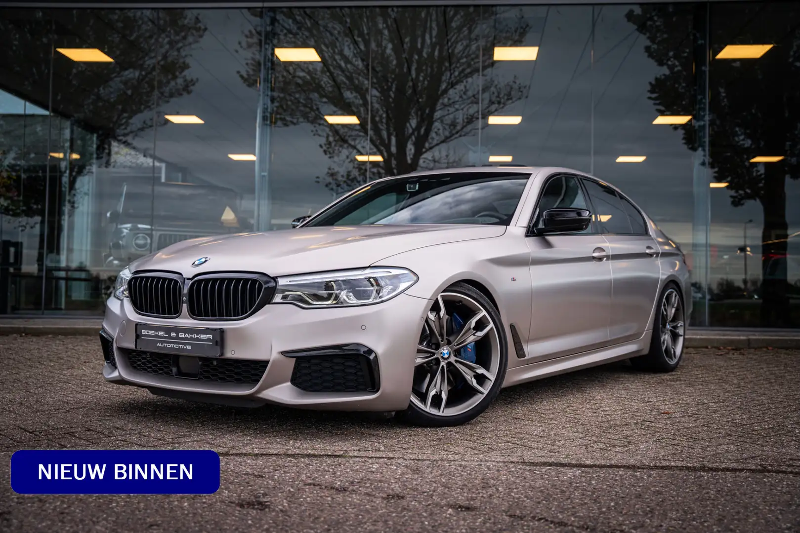 BMW M550 5-serie M550i xDrive High Executive ** Entertainme Grijs - 1