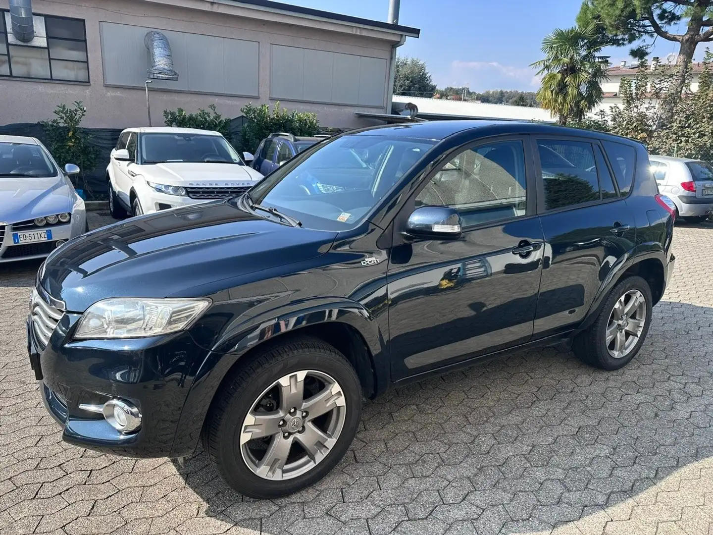 Toyota RAV 4 Rav4 III RAV4 Crossover 2.2 d-4d Execut 150cv auto Grigio - 1