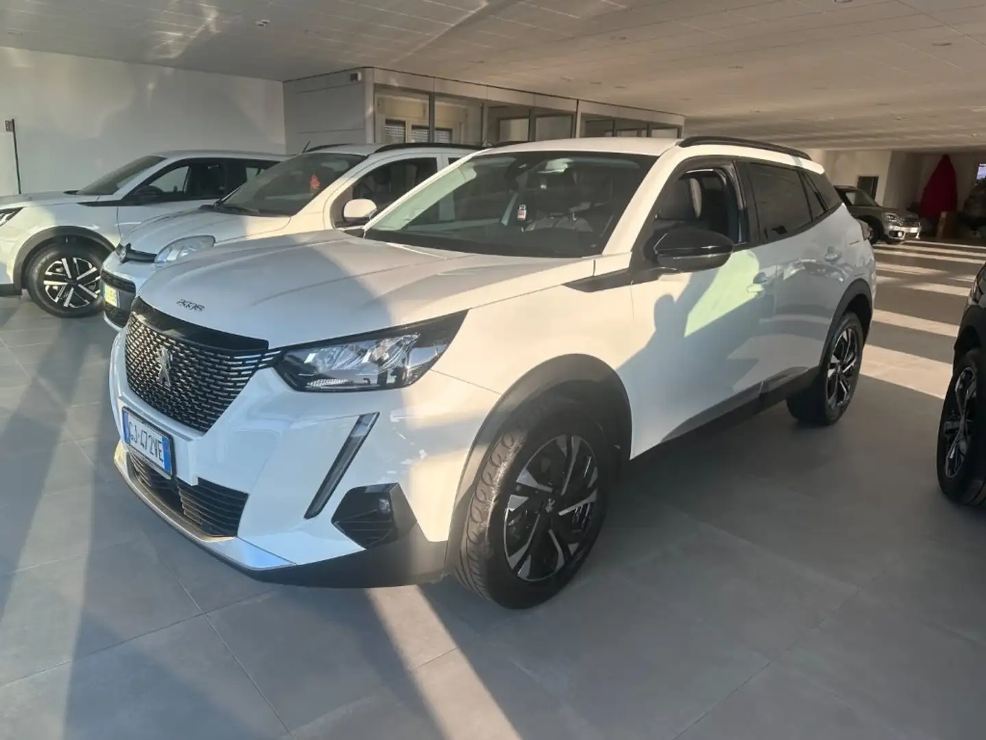 Peugeot 2008 BlueHDi 110 S&S Allure Pack Wit - 1