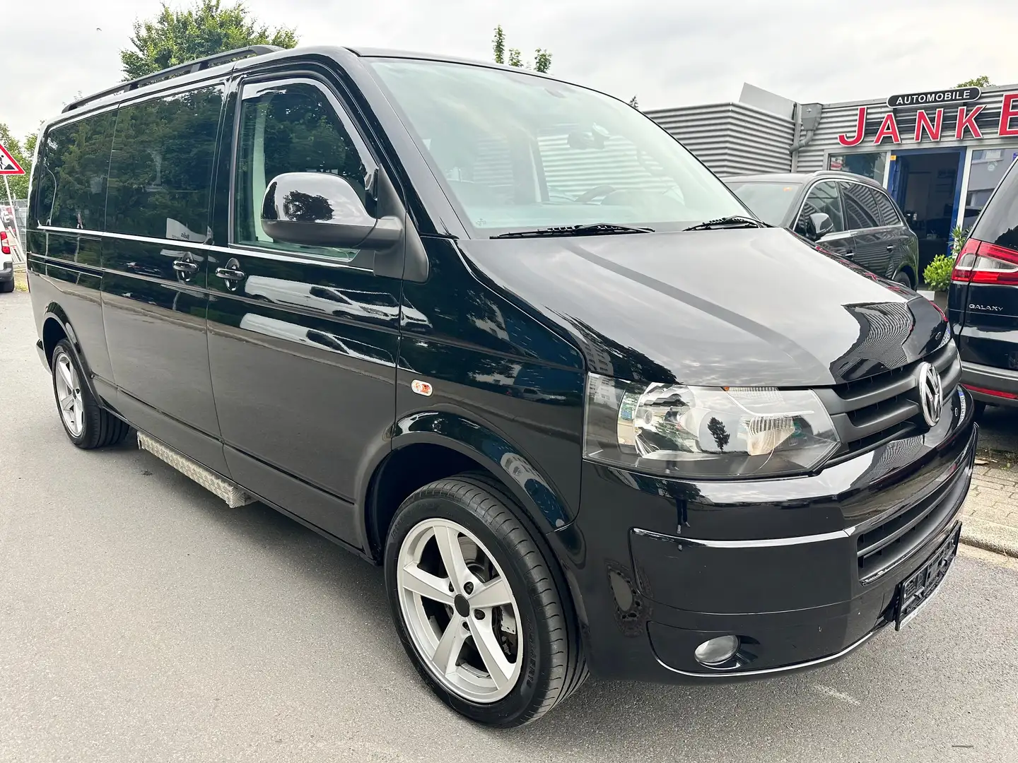 Volkswagen T5 Transporter Kombi lang/ 8 Sitzer / Zahnriemen gewechselt / Negro - 1
