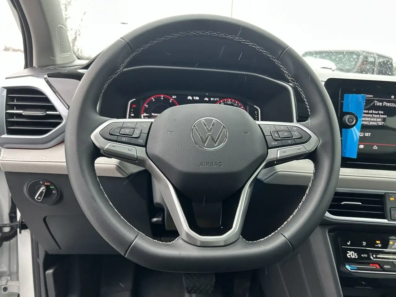 Volkswagen Taos снимка Volkswagen Taos