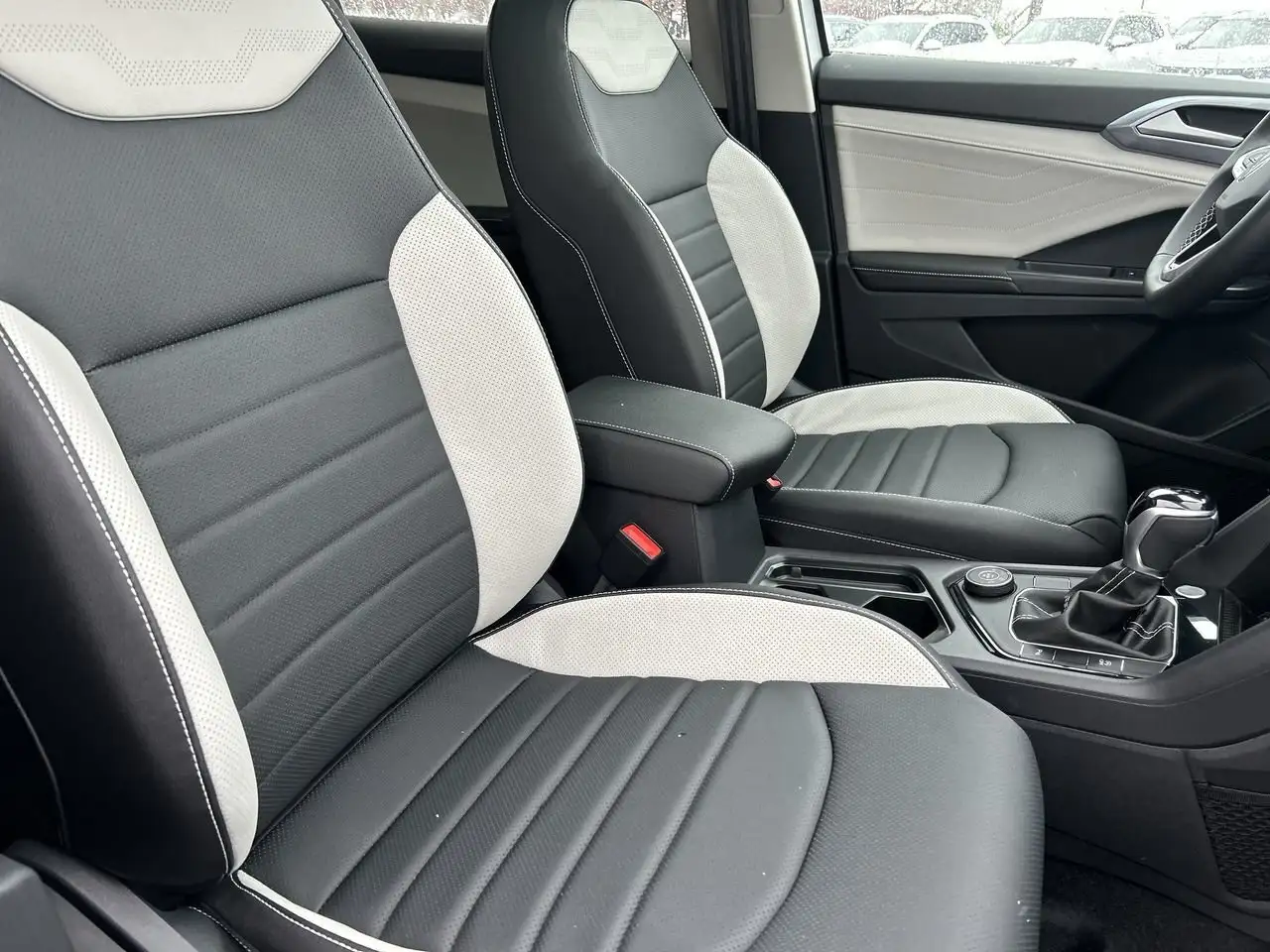 Volkswagen Taos снимка Volkswagen Taos