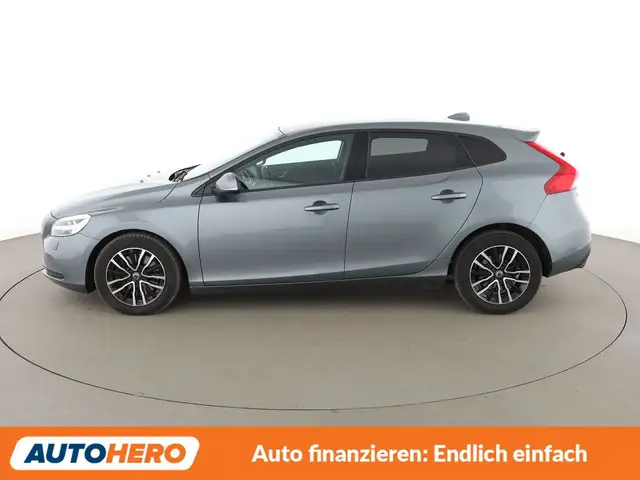 Volvo V40 view 3