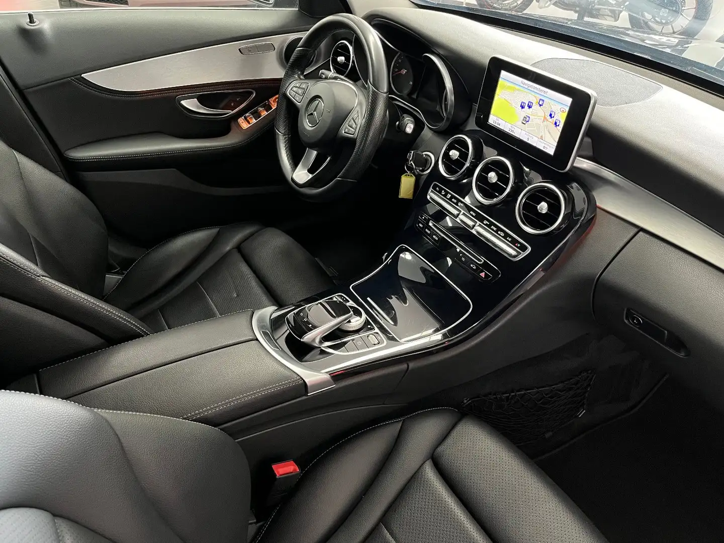 Mercedes-Benz C 200 d T Navi/LED/Leder/Kamera/Fahrpaket/el.Heck Negro - 2