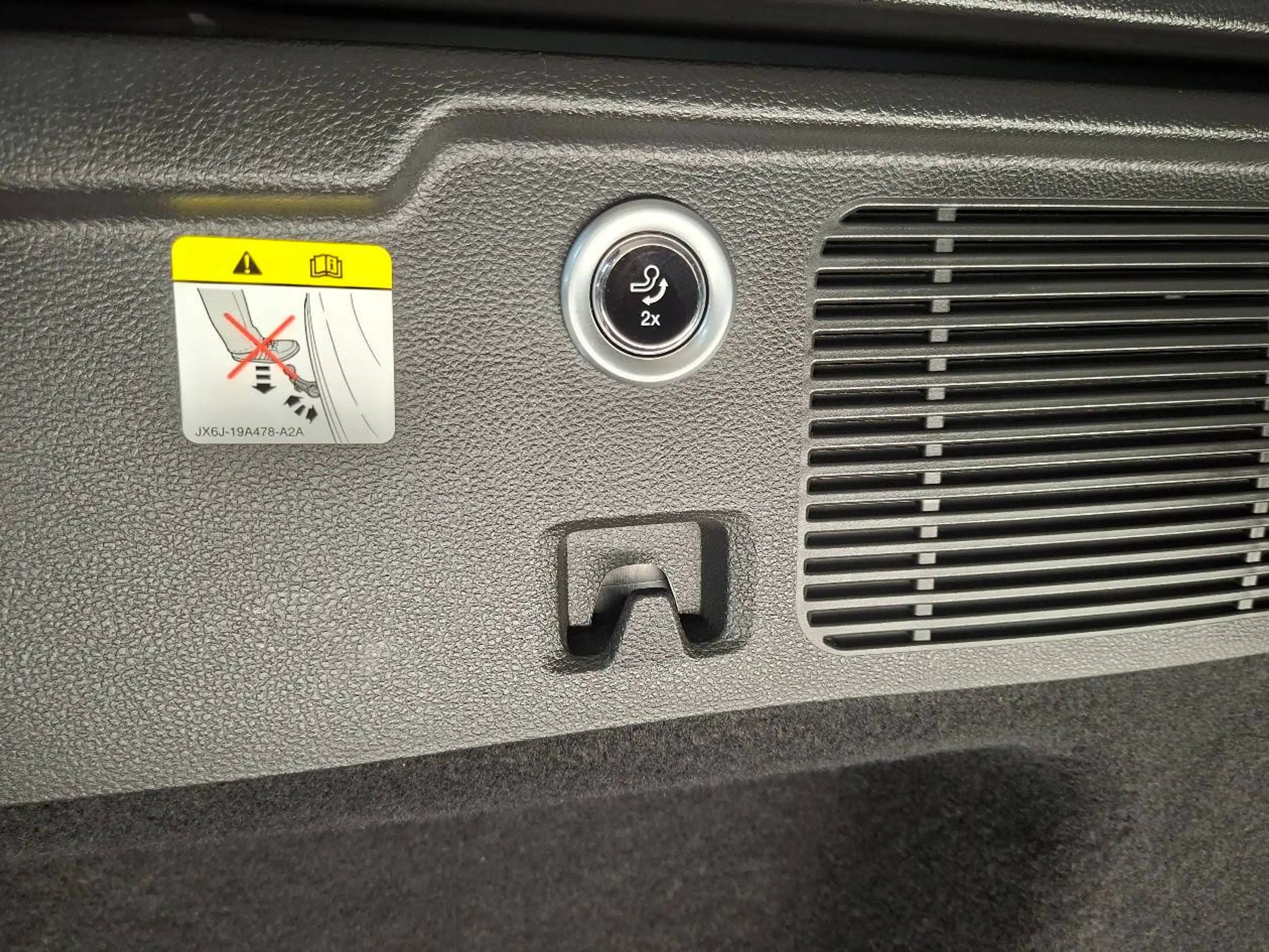 Ford Mondeo Kombi 2.0 EcoBlue Titanium, AHK, ACC, LED, Kamera — photo 13
