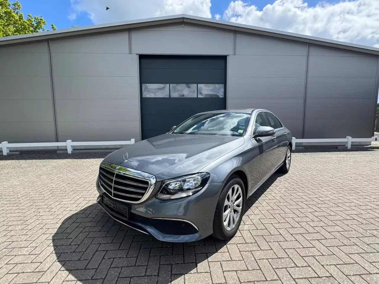 Mercedes-Benz E 200