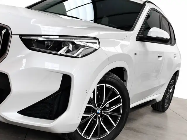 BMW X1 view 3