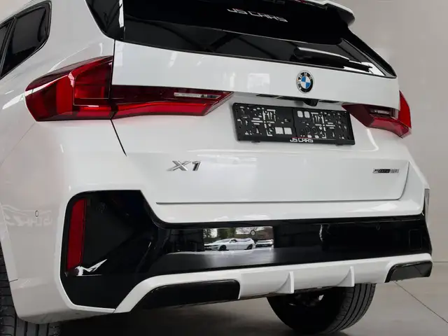 BMW X1 view 9