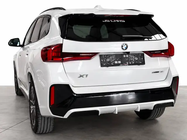 BMW X1 view 8