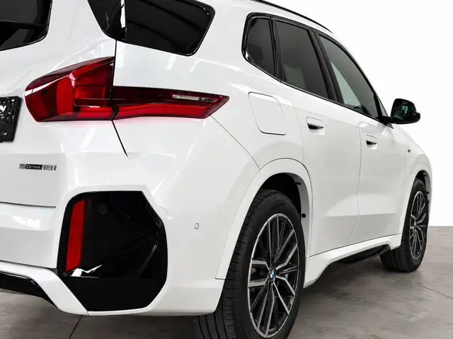 BMW X1 view 10
