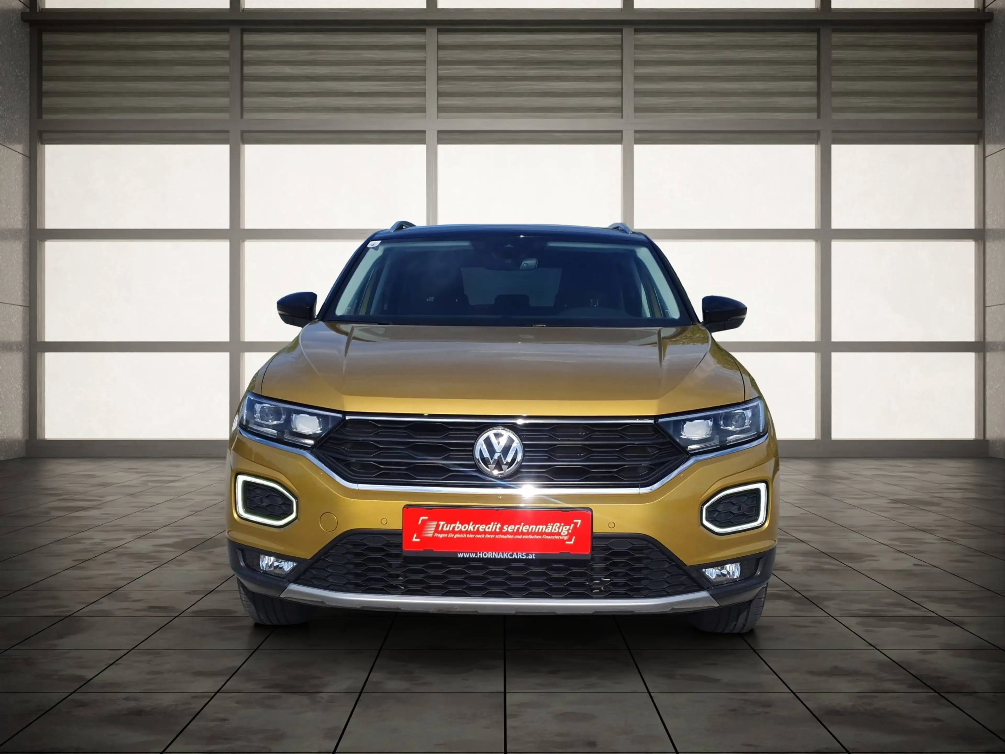 Volkswagen T-Roc 1,5 TSI 150 Design — photo 12