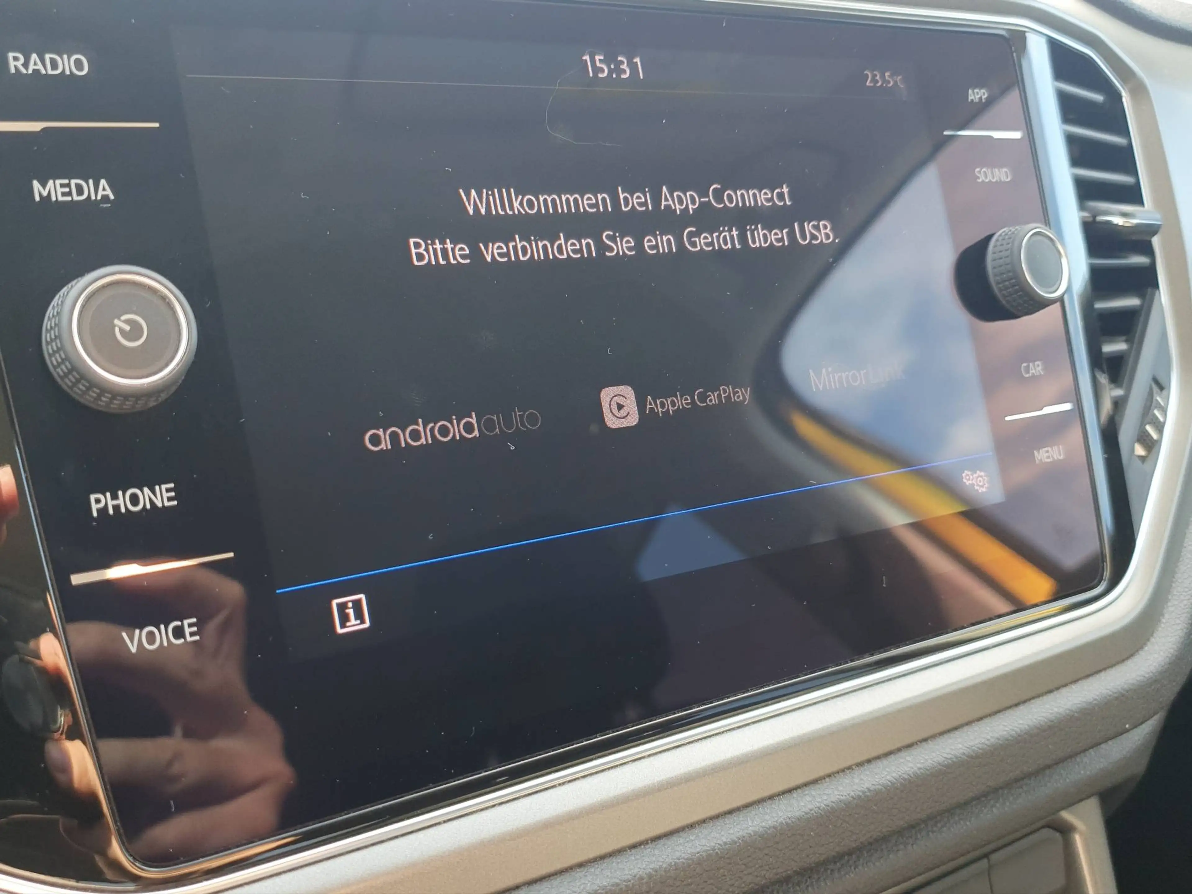 Volkswagen T-Roc 1,5 TSI 150 Design — photo 9