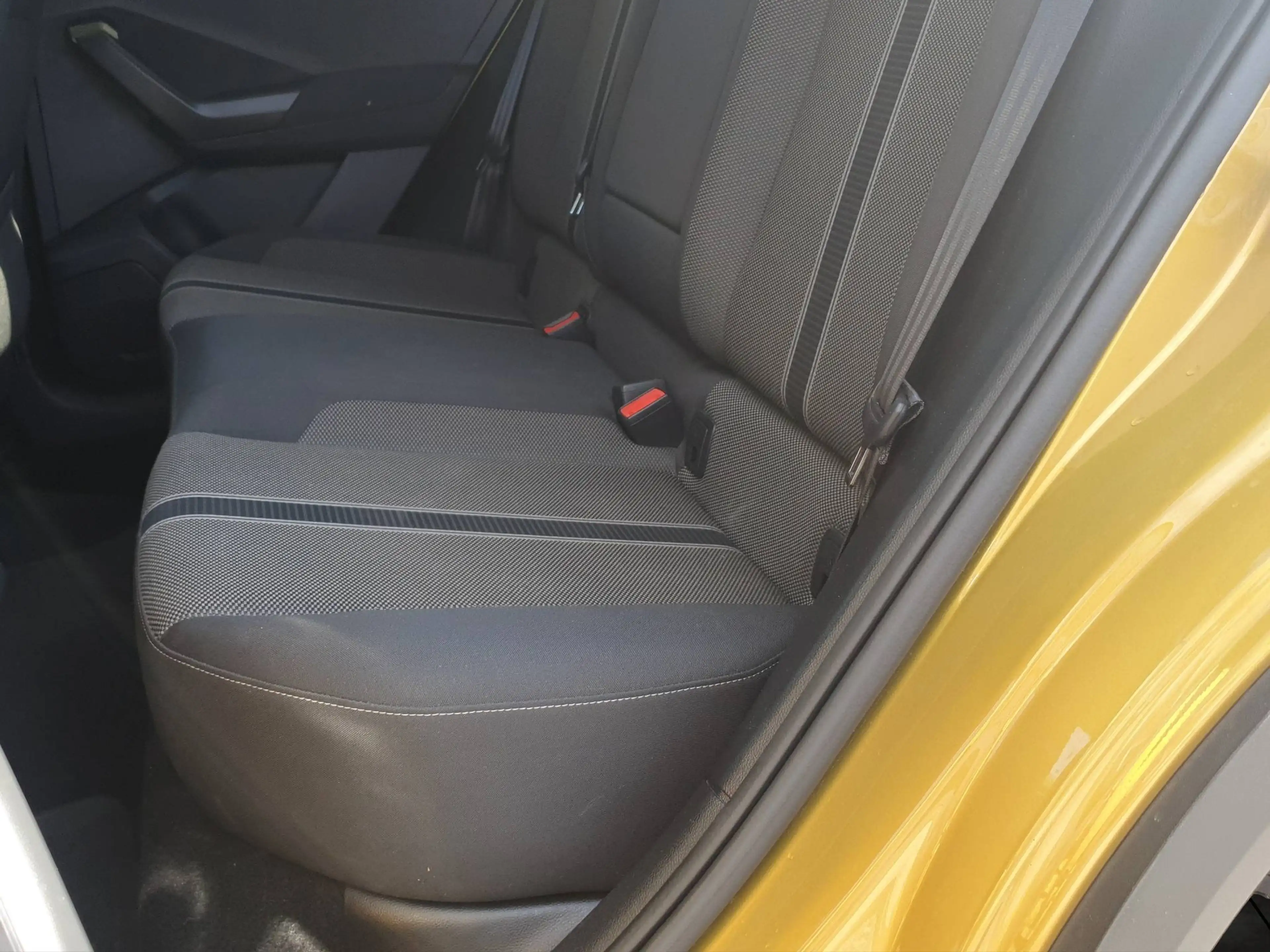 Volkswagen T-Roc 1,5 TSI 150 Design — photo 4