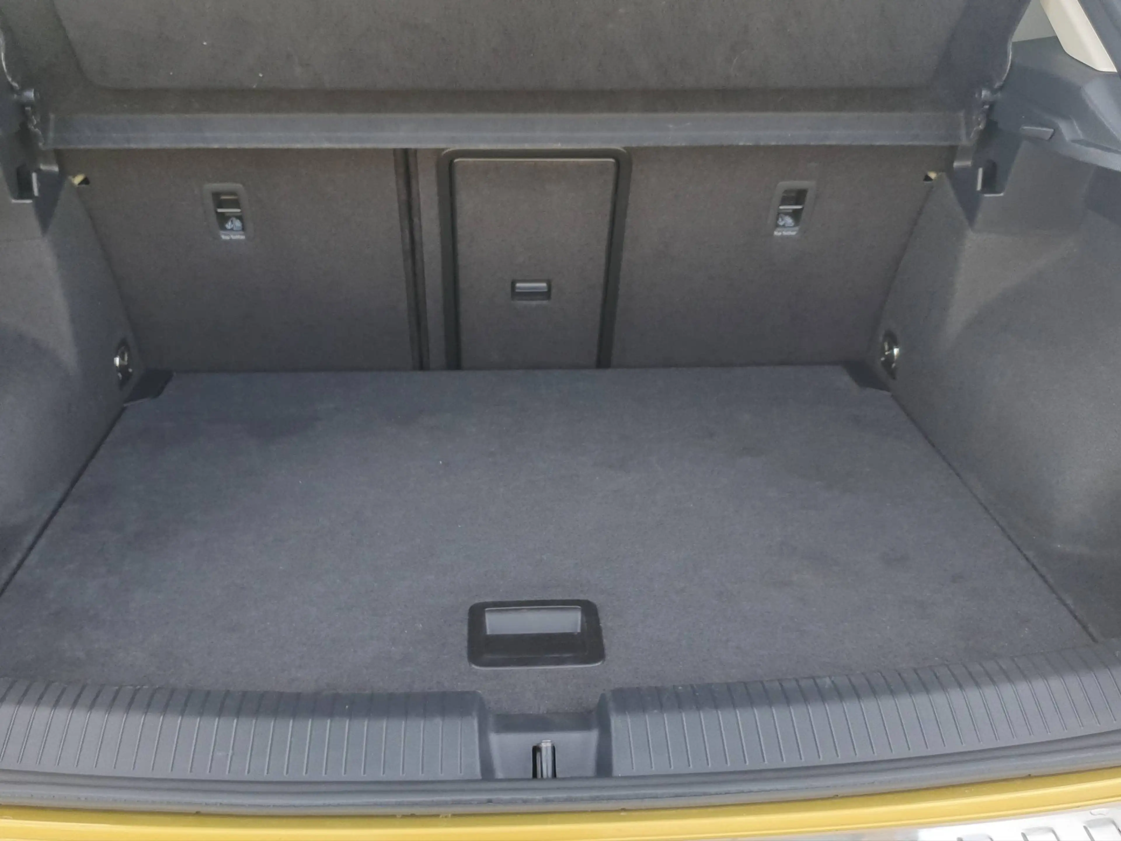 Volkswagen T-Roc 1,5 TSI 150 Design — photo 5