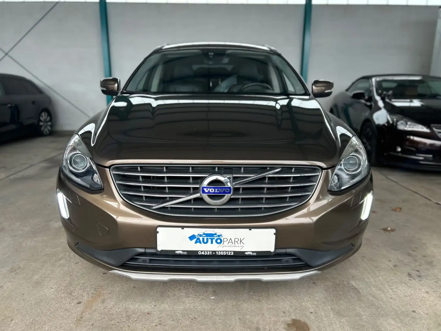 Volvo XC60 Summum 2WD *Autmatik*1.Hand* Silber - 2