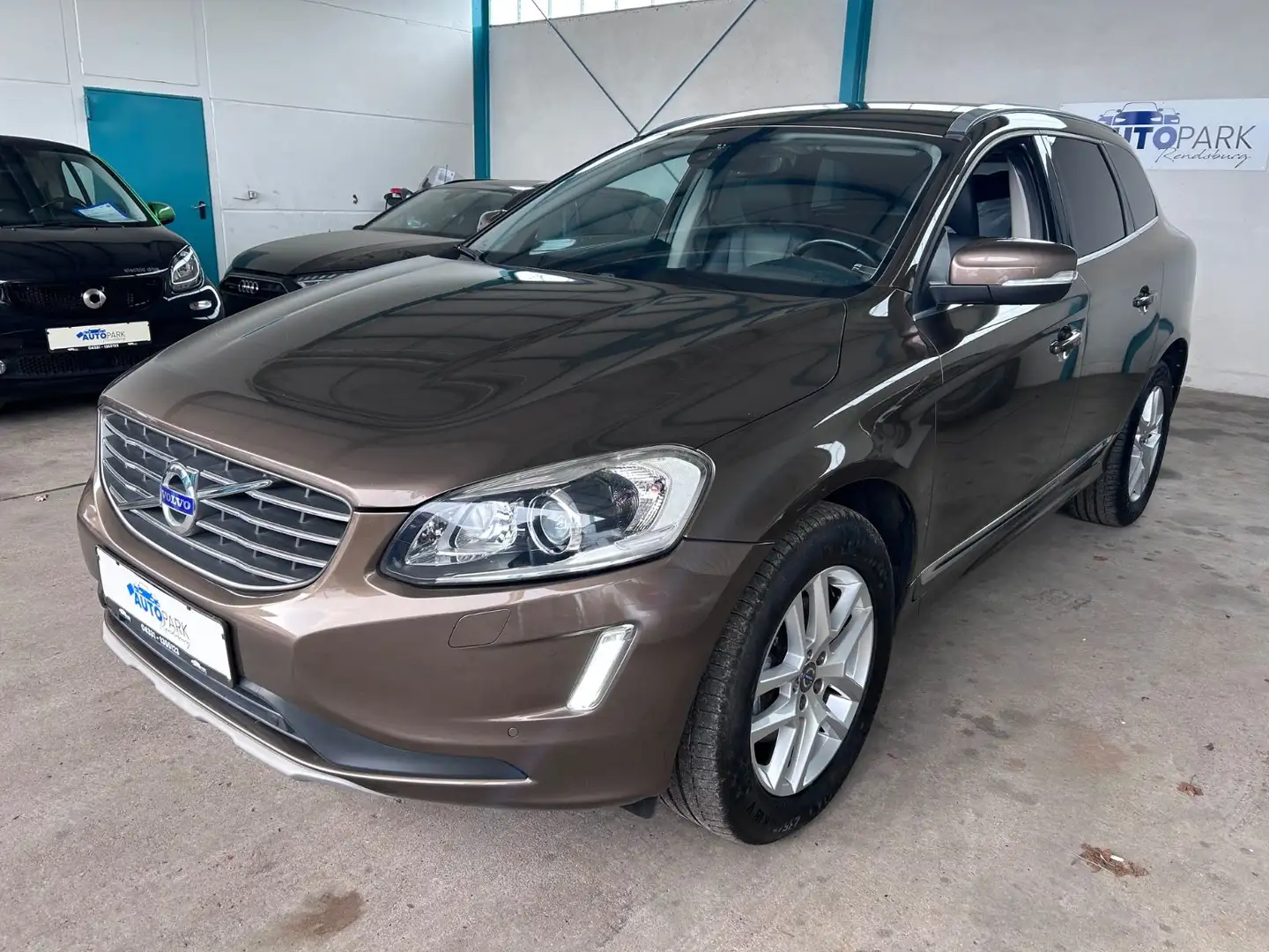 Volvo XC60 Summum 2WD *Autmatik*1.Hand* Silber - 1