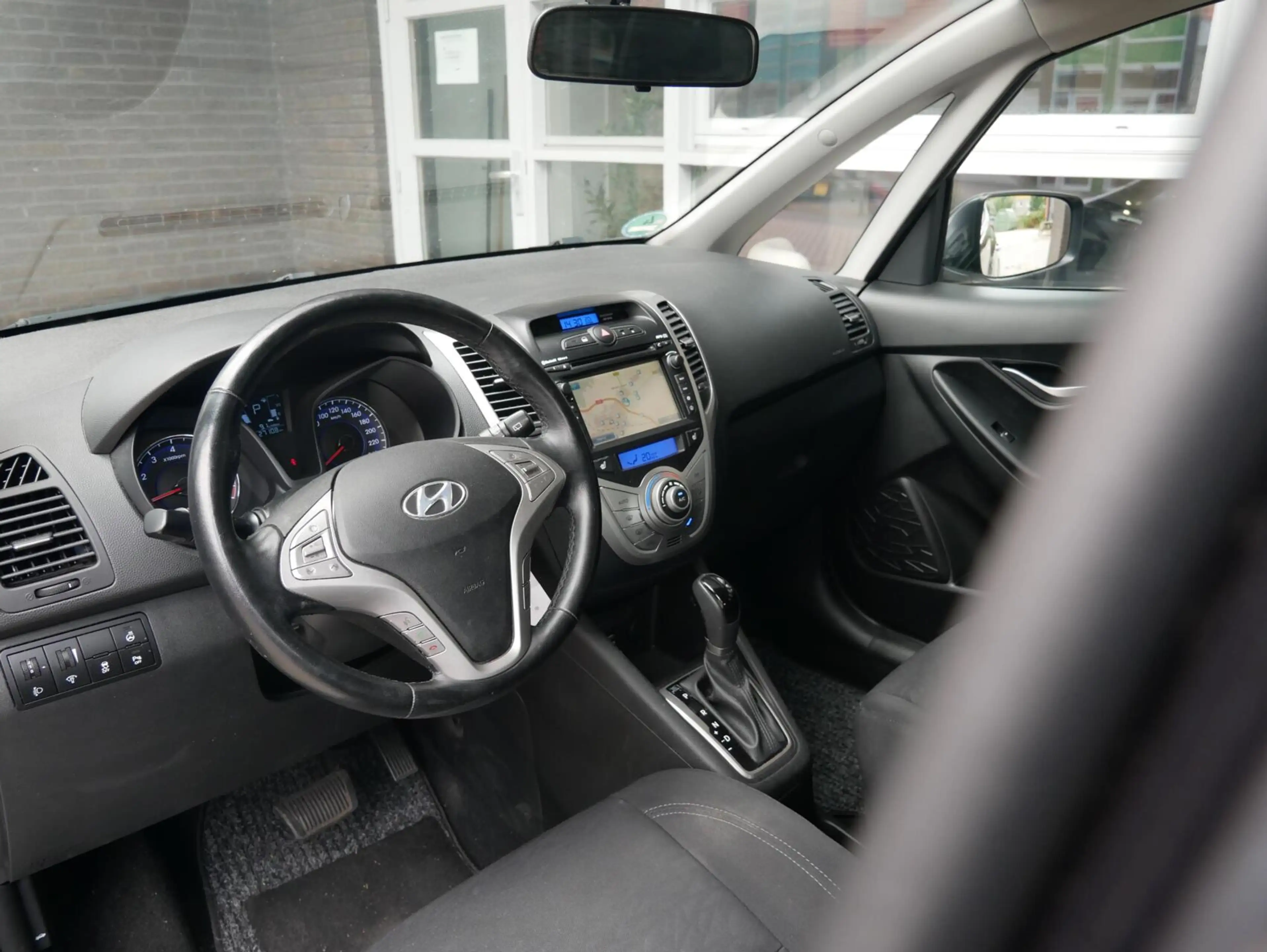 Hyundai iX20 1.6i Premium Camera| Cruise| Navi+BT — photo 14