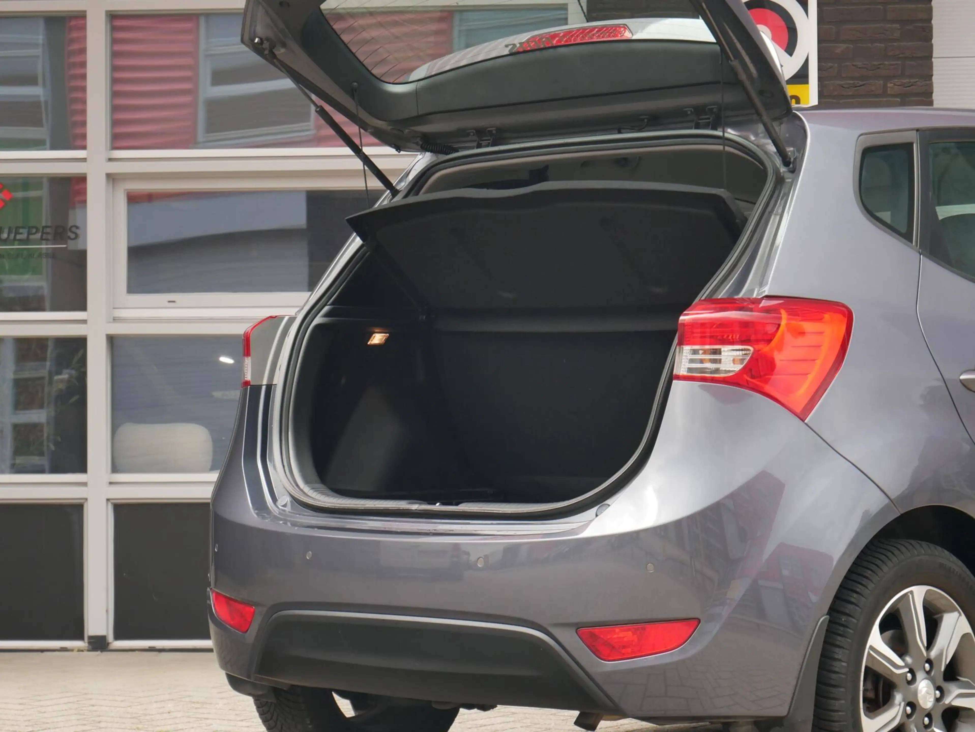 Hyundai iX20 1.6i Premium Camera| Cruise| Navi+BT — photo 26