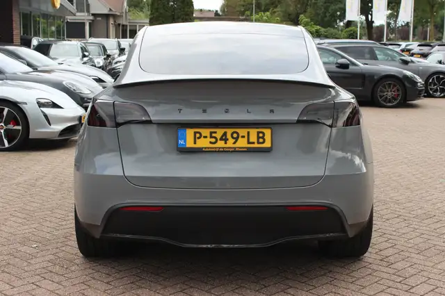 Tesla Model Y view 16