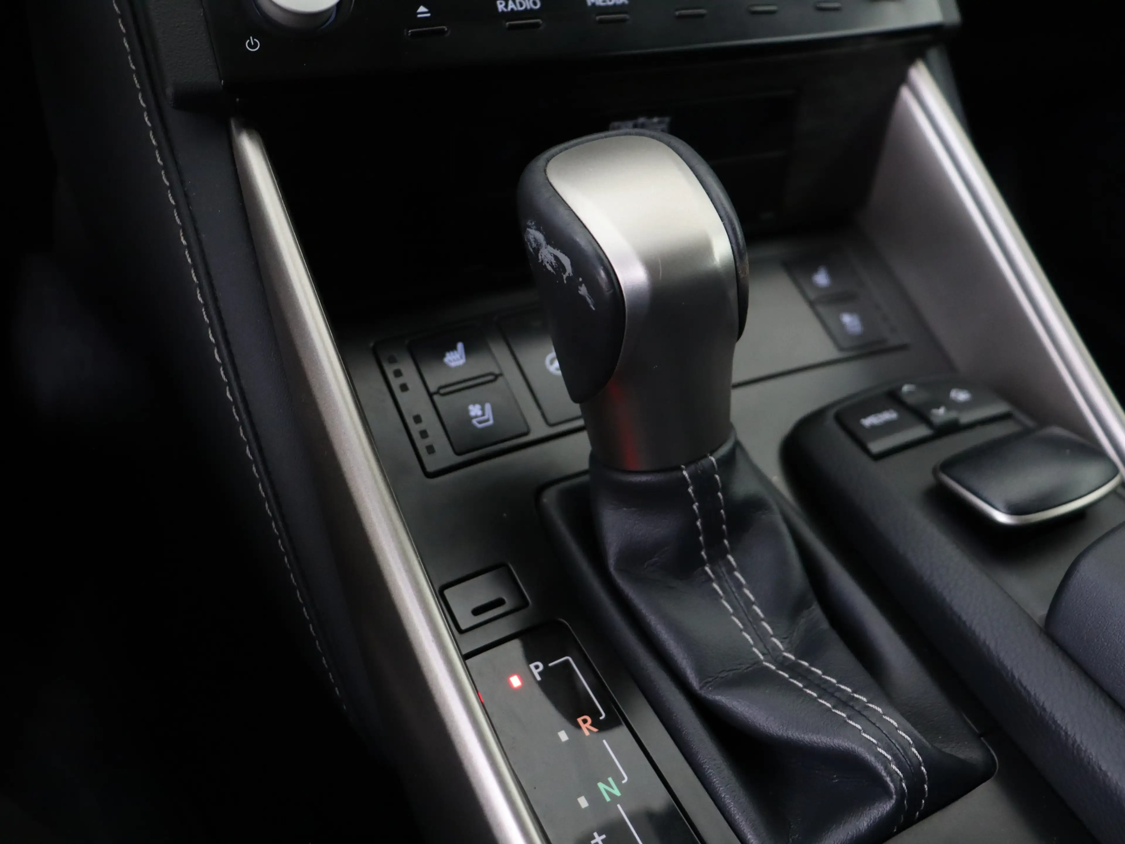 Lexus IS 300 300h Luxury Line | Dealer Onderhouden | Mark Levin — photo 9