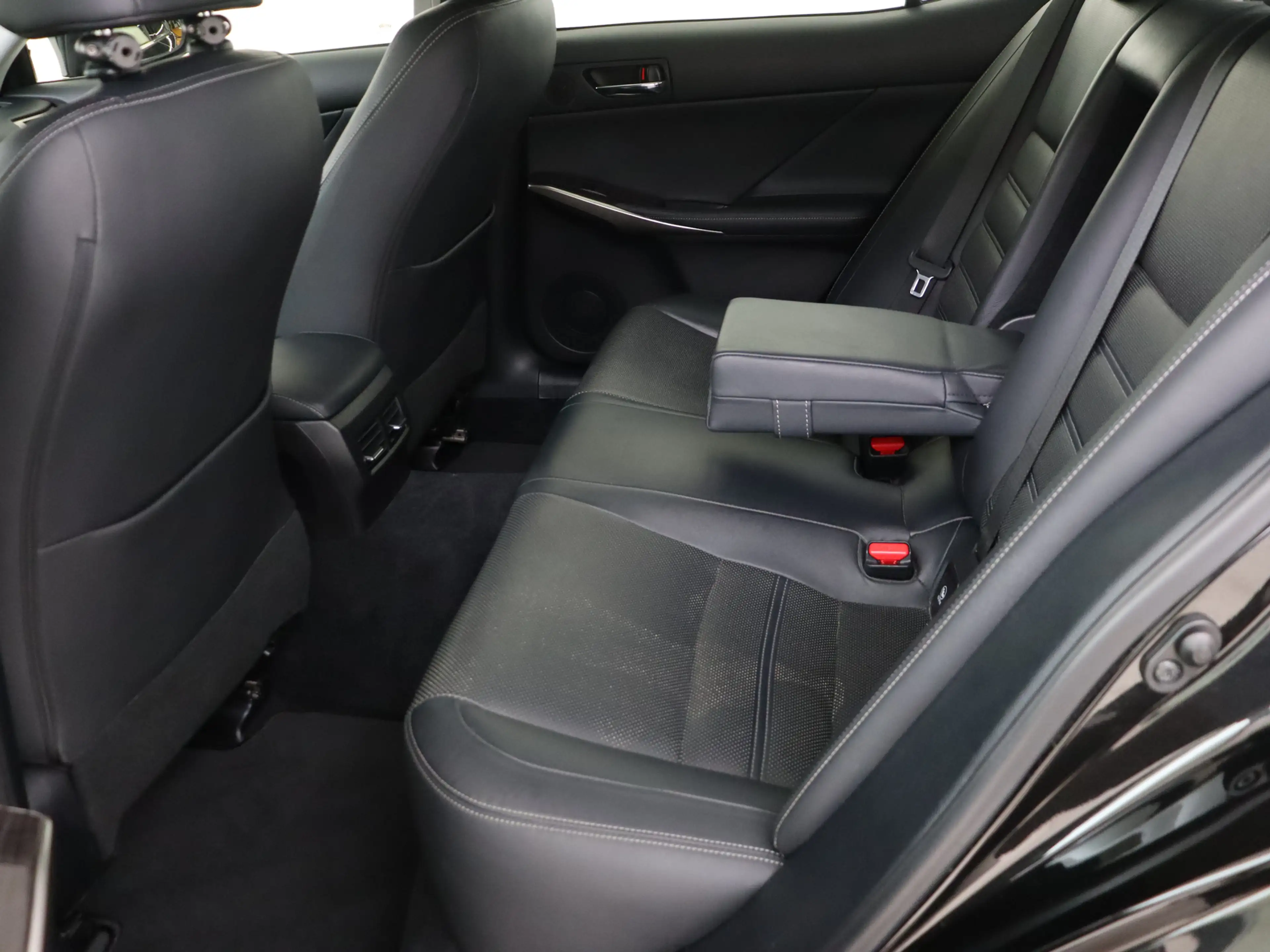 Lexus IS 300 300h Luxury Line | Dealer Onderhouden | Mark Levin — photo 14