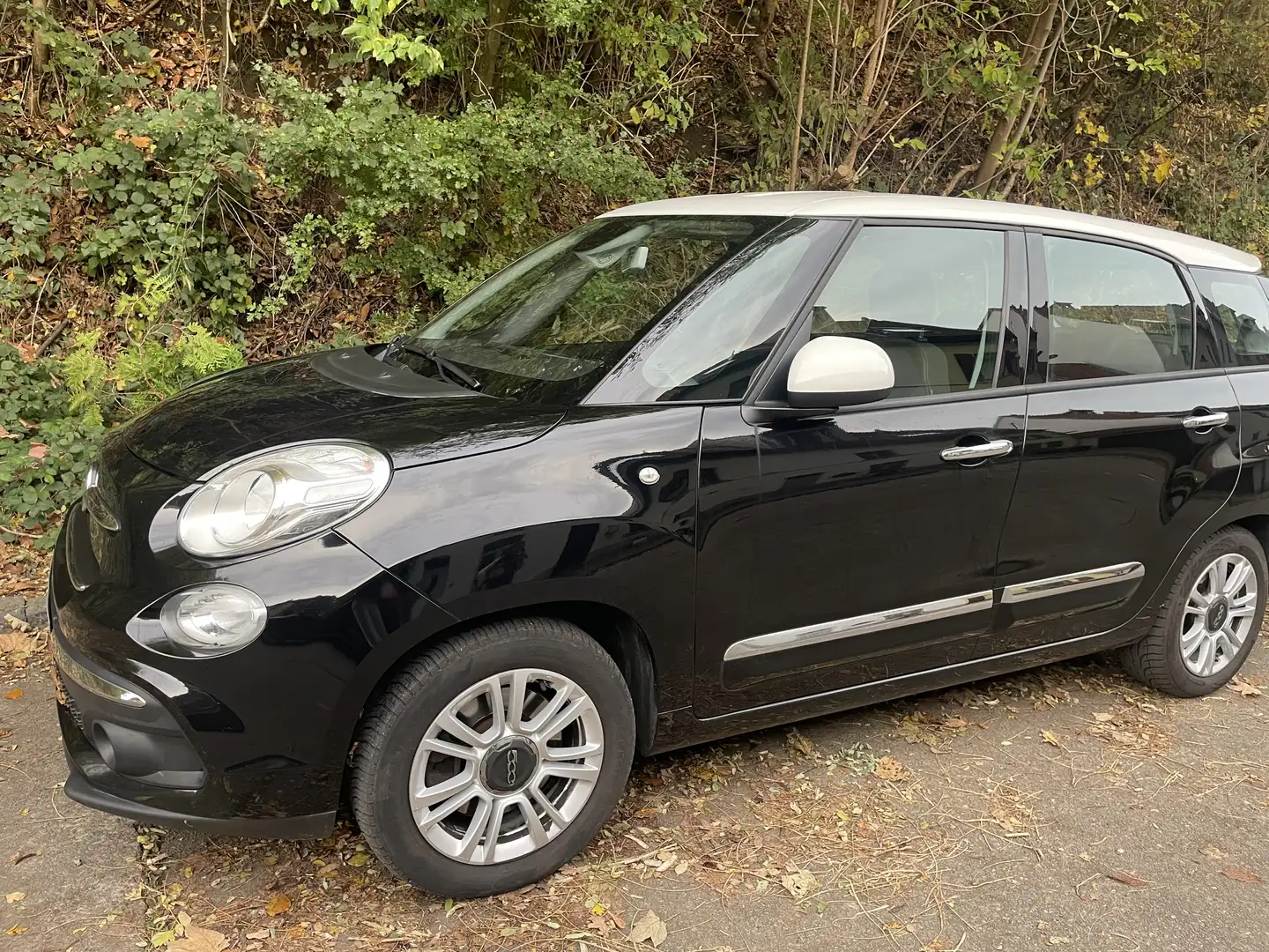 Fiat 500L 1.6 Multijet Lounge (Wagon 7p) Noir - 1
