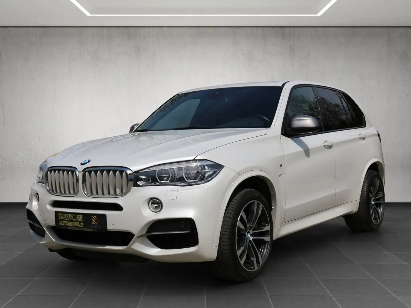 BMW X5 M d+LED+Pano+el. AHK 3,5t+Sitzlüft+AmbLi+HUD Weiß - 1
