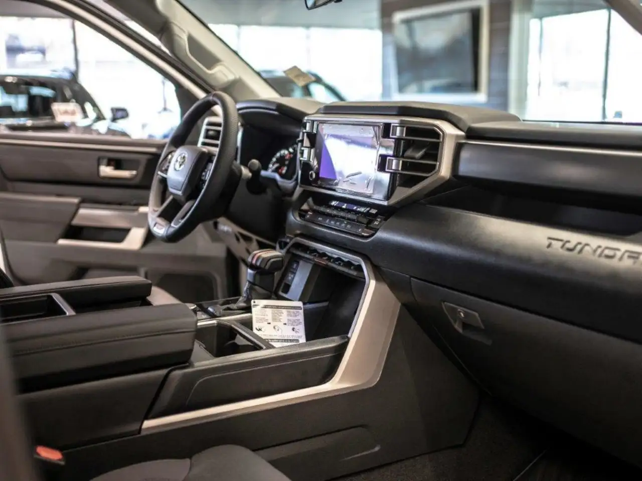 Toyota Tundra снимка Toyota Tundra