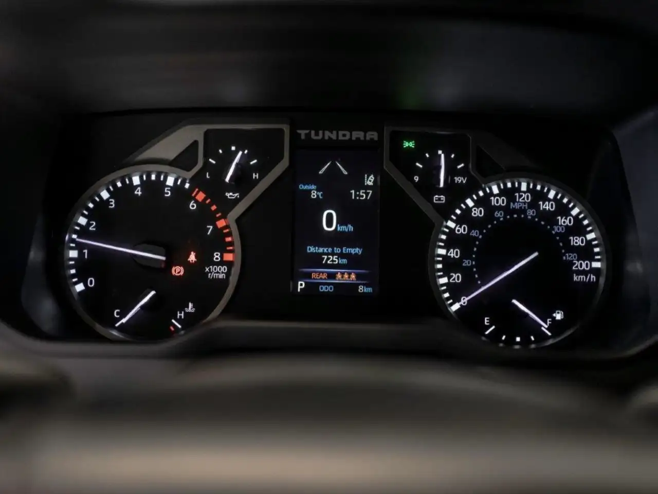 Toyota Tundra снимка Toyota Tundra
