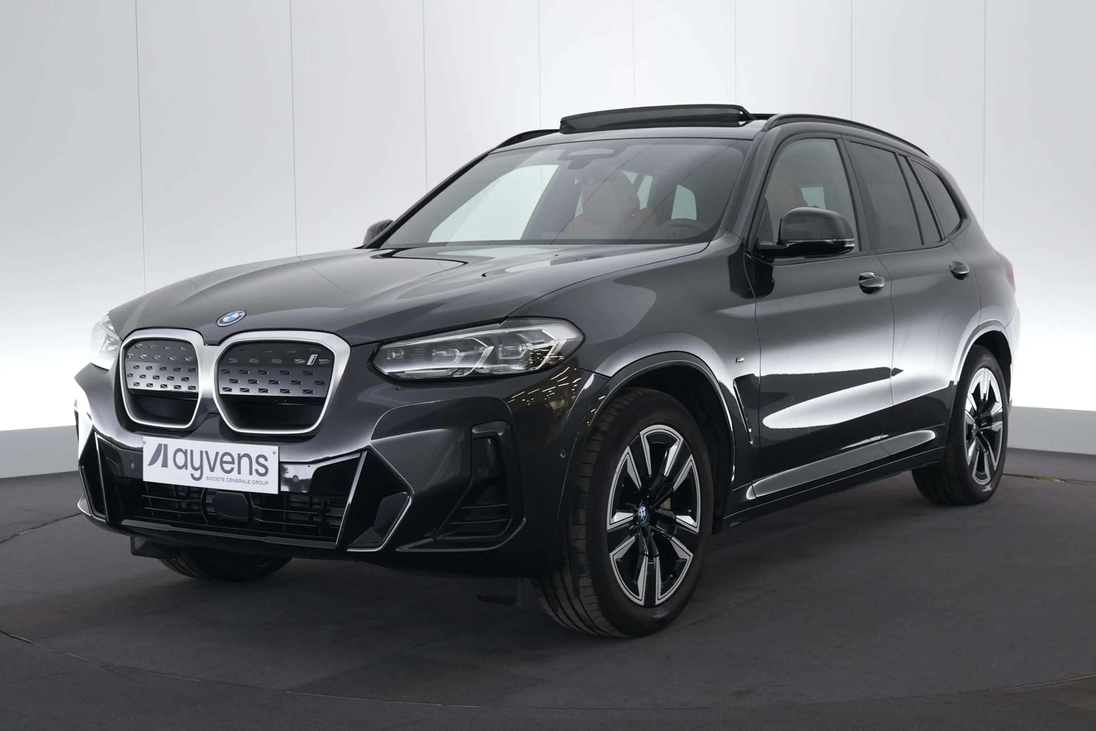 BMW iX3 80 kWh LEDER/CUIR LED GPS PDC CAM Pano BLIS Verw.