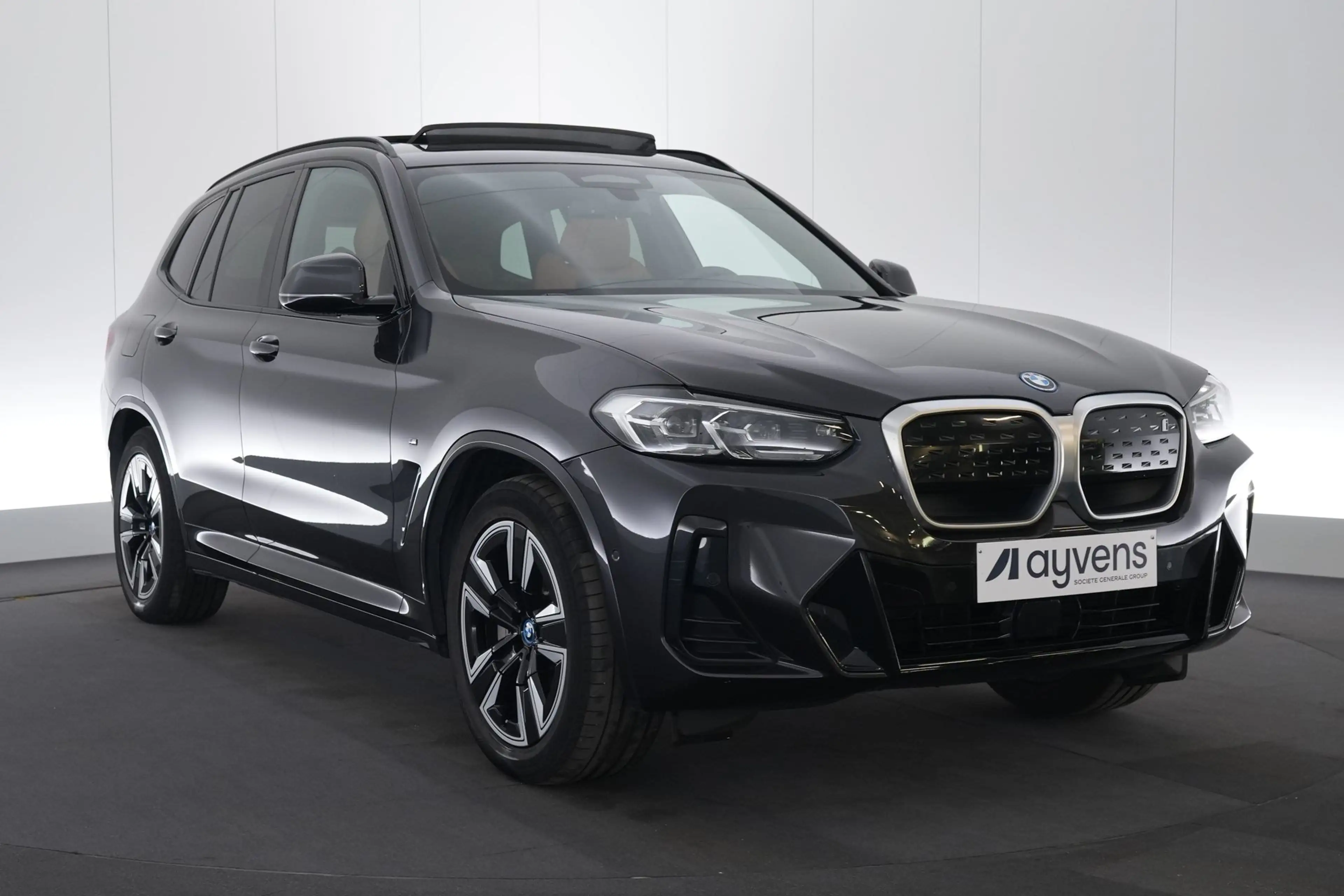 BMW iX3 80 kWh LEDER/CUIR LED GPS PDC CAM Pano BLIS Verw. — photo 3
