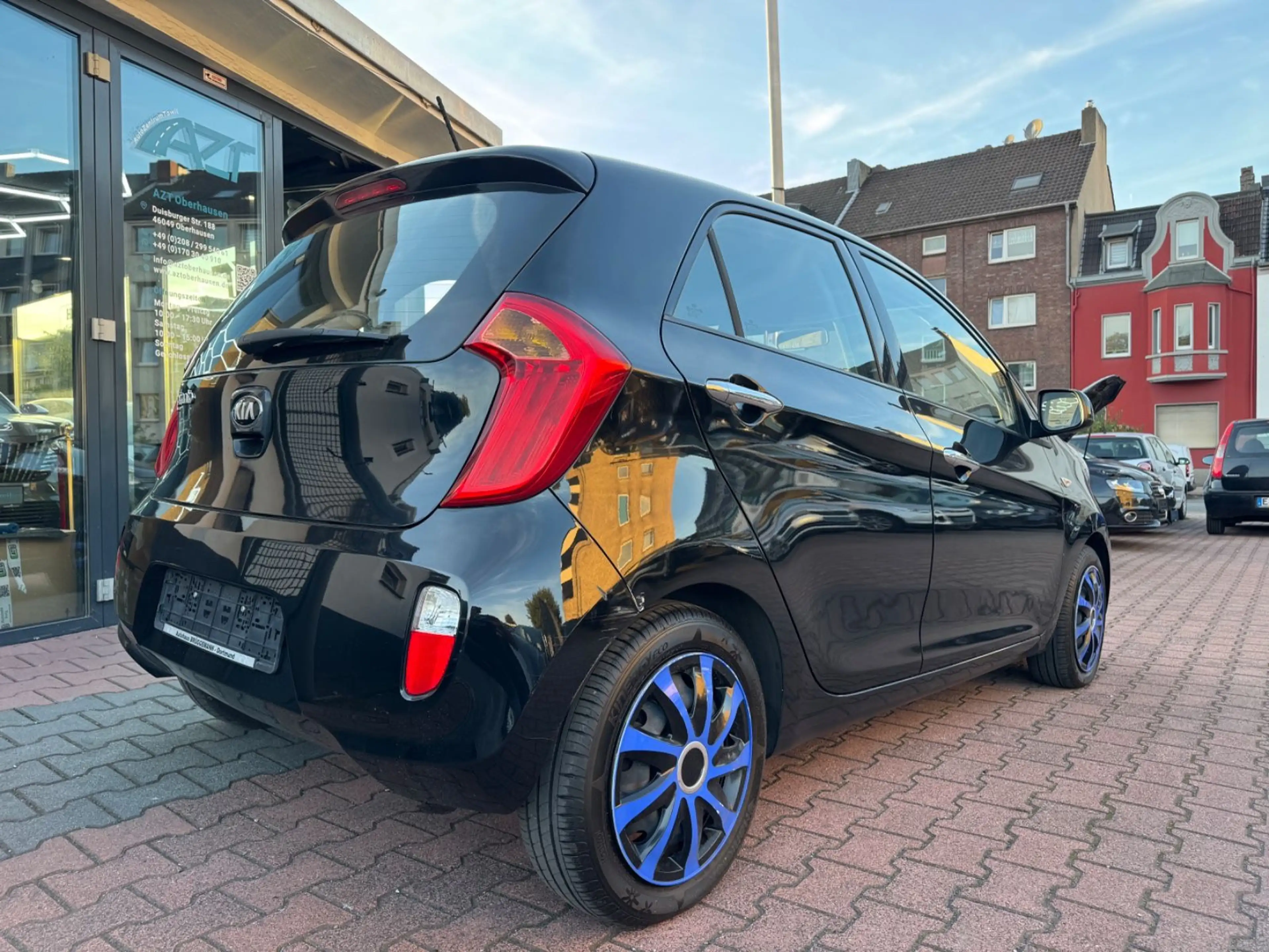 Kia Picanto FIFA World Cup Edition*TÜV NEU*WENIG KM* — photo 4
