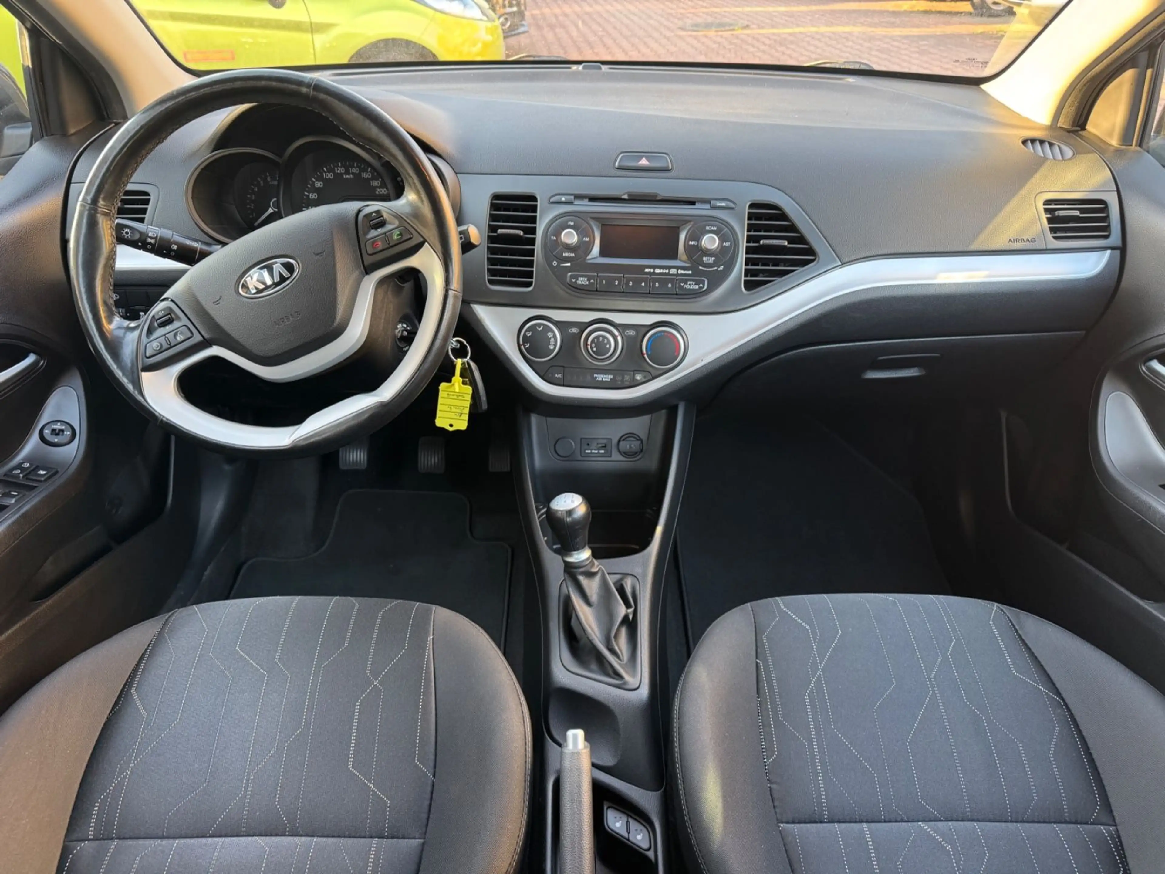 Kia Picanto FIFA World Cup Edition*TÜV NEU*WENIG KM* — photo 10