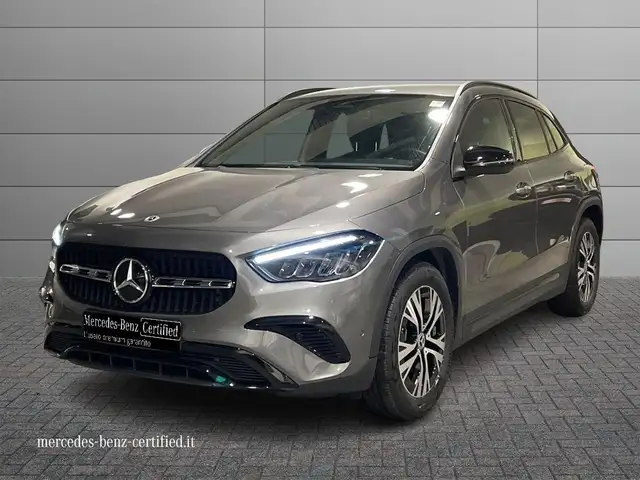 Mercedes-Benz GLA 180