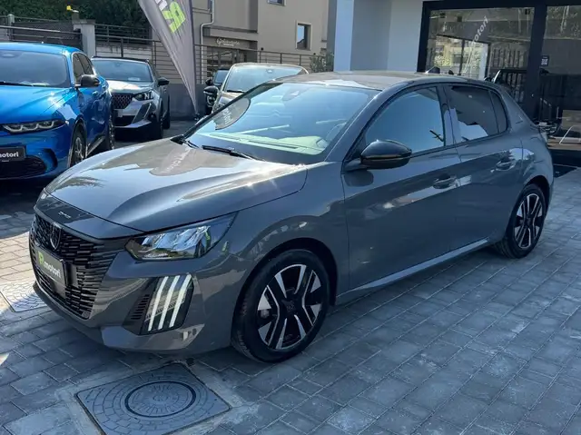 Peugeot 208 view 2