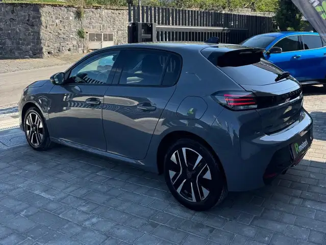 Peugeot 208 view 10