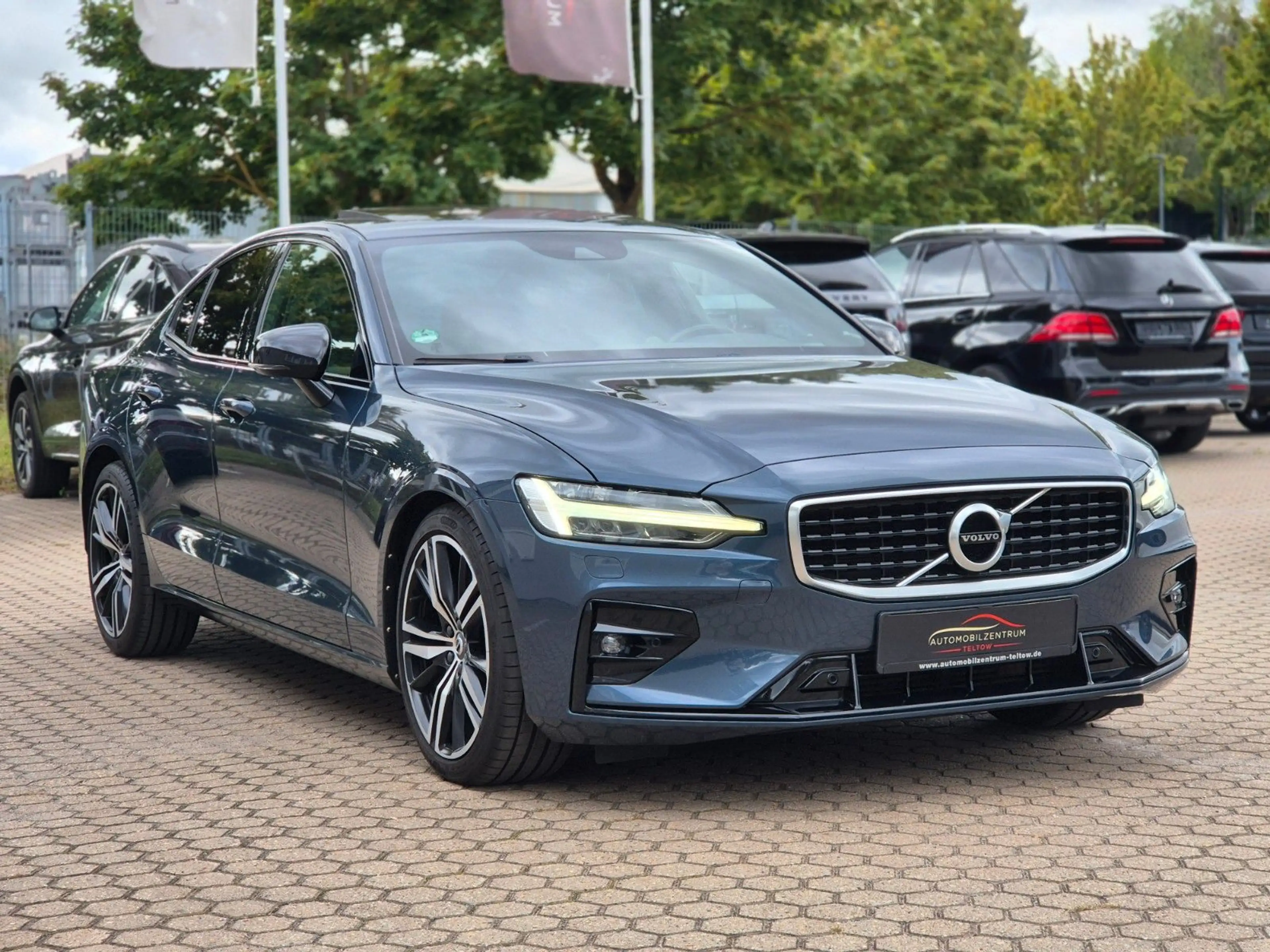 Volvo S60 T5 R Design Bowers & Wilkins Premium Leder — photo 4
