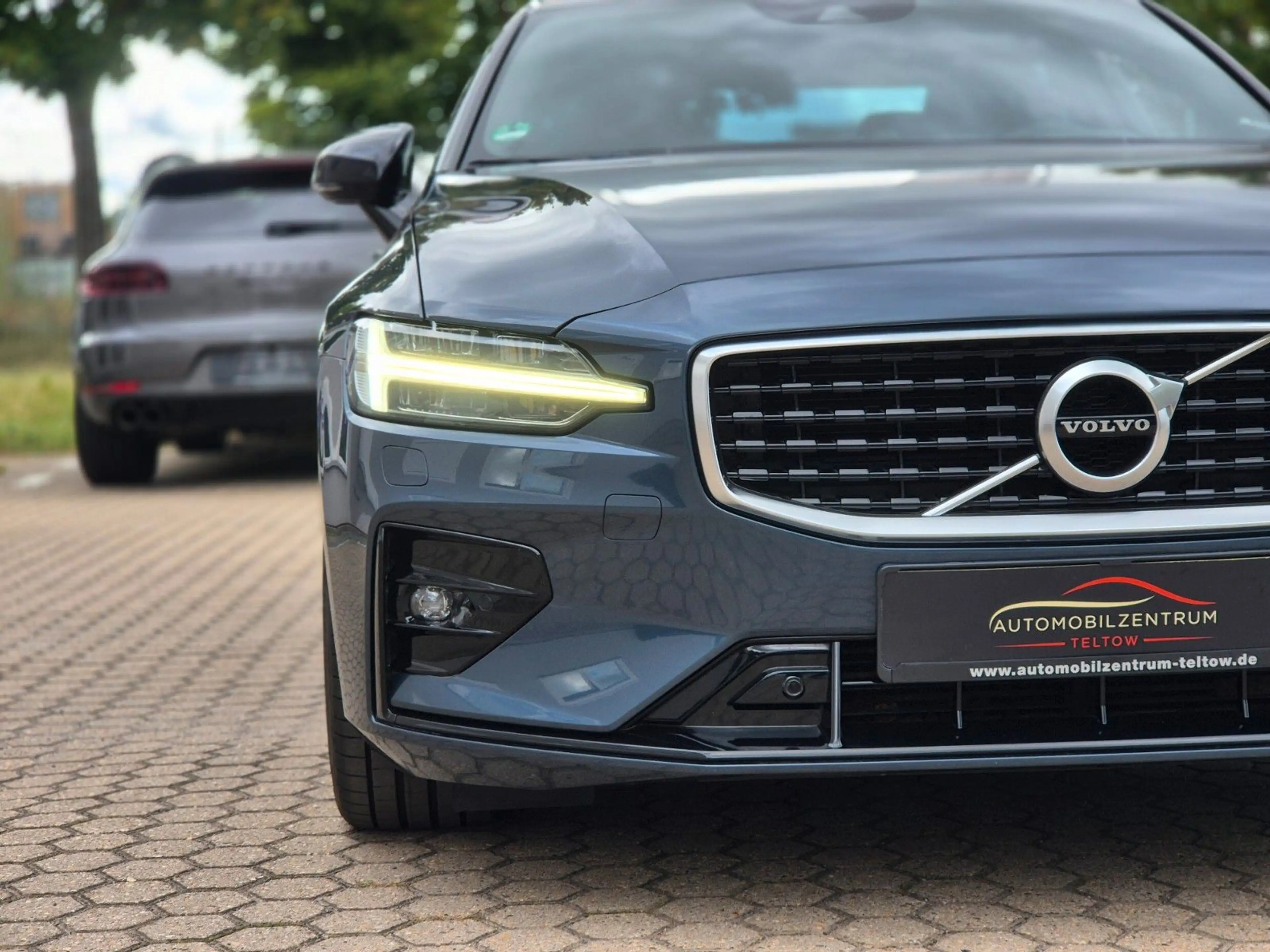 Volvo S60 T5 R Design Bowers & Wilkins Premium Leder — photo 7