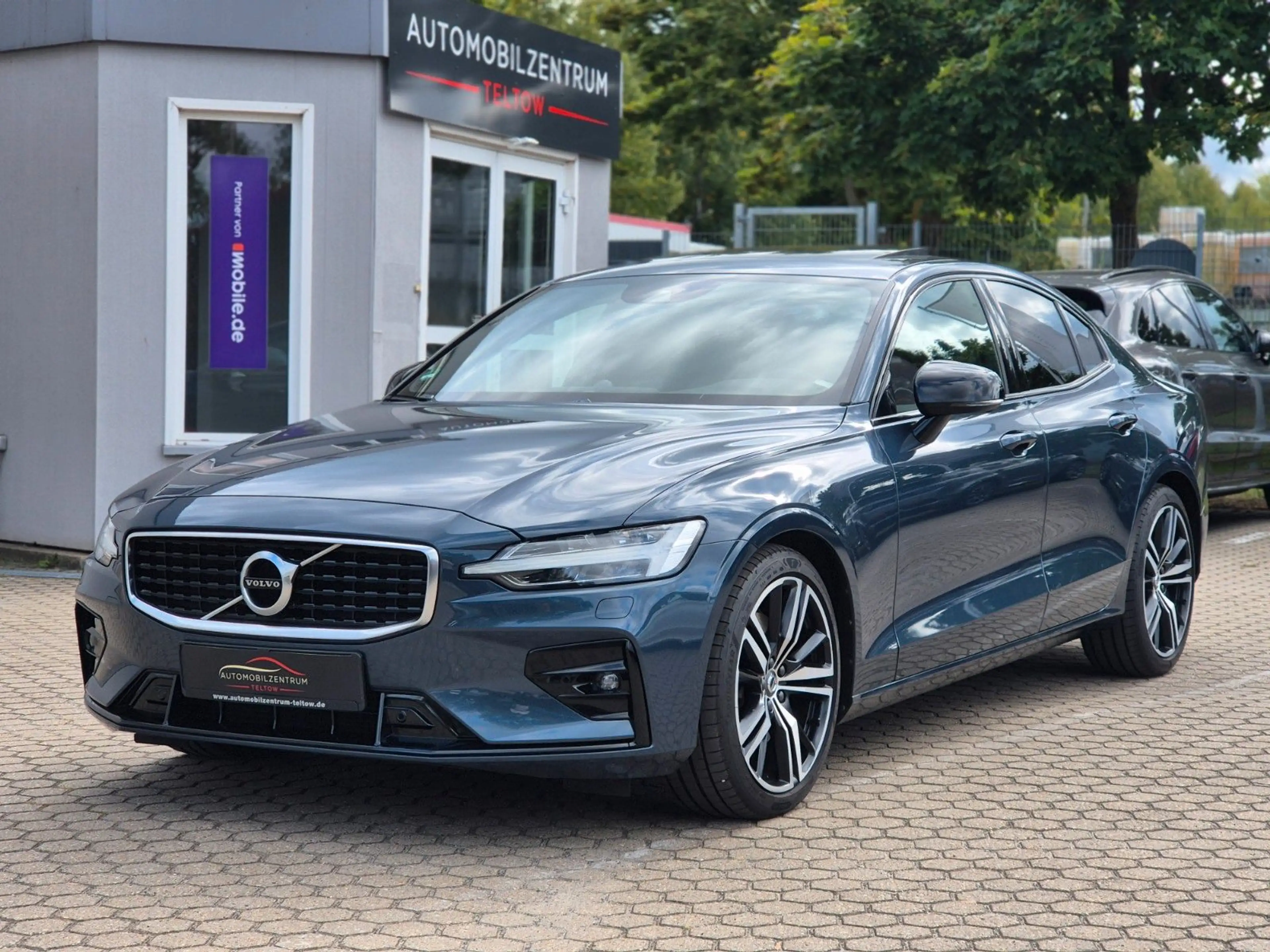 Volvo S60 T5 R Design Bowers & Wilkins Premium Leder — photo 2