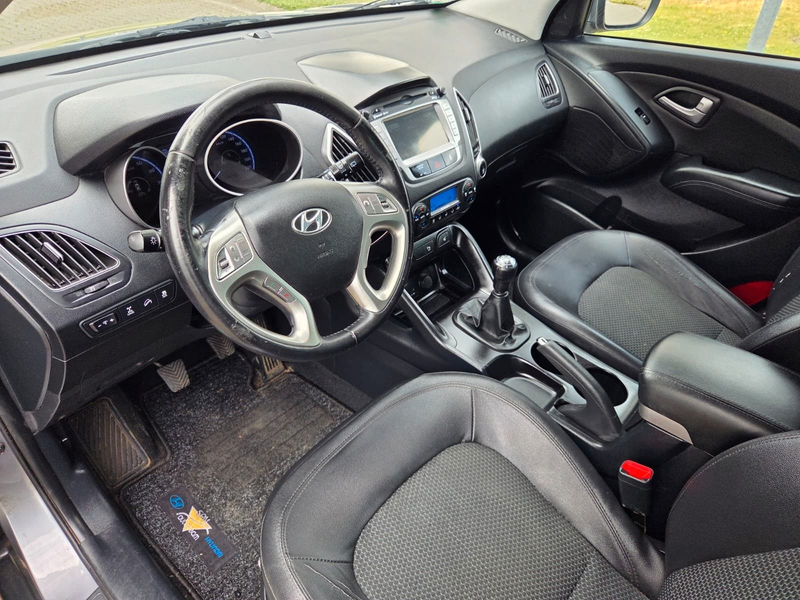 Hyundai iX35 Style AWD 4X4 Allrad,AHK,Leder,PDC — photo 9